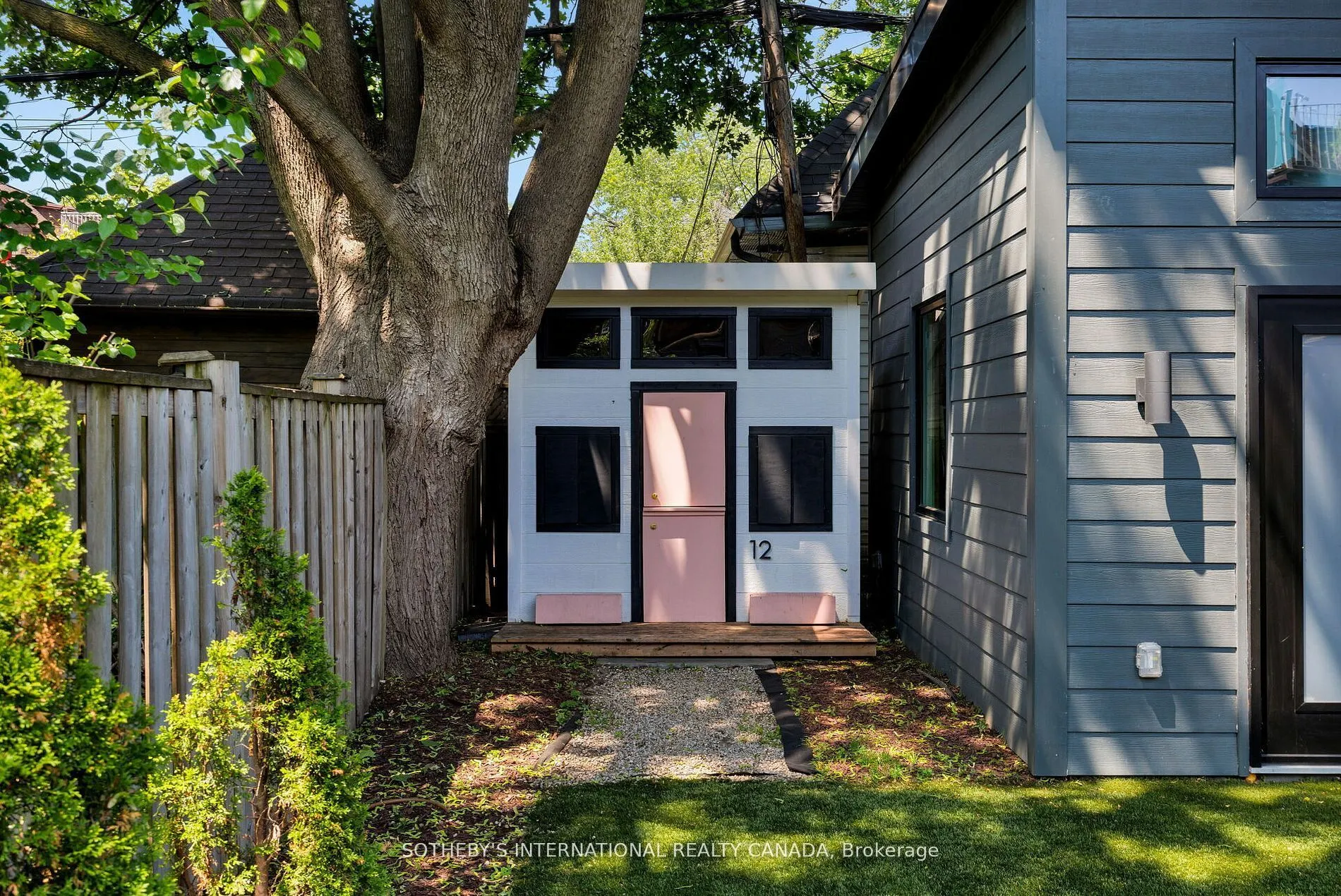 12 Hewitt Avenue