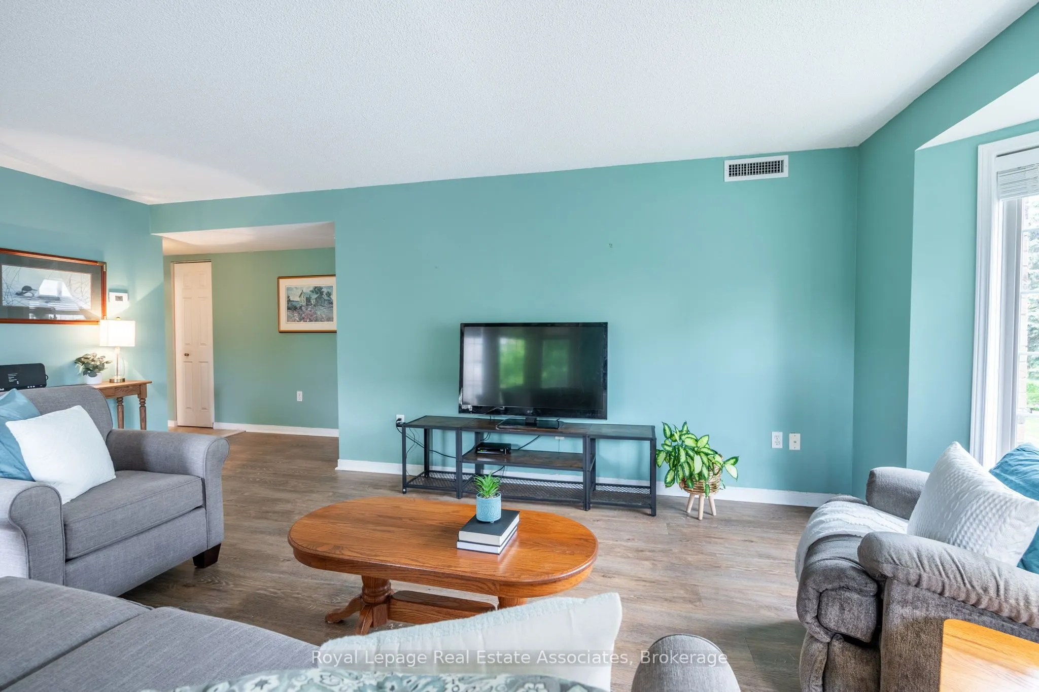 216 Plains Road W, #B208
