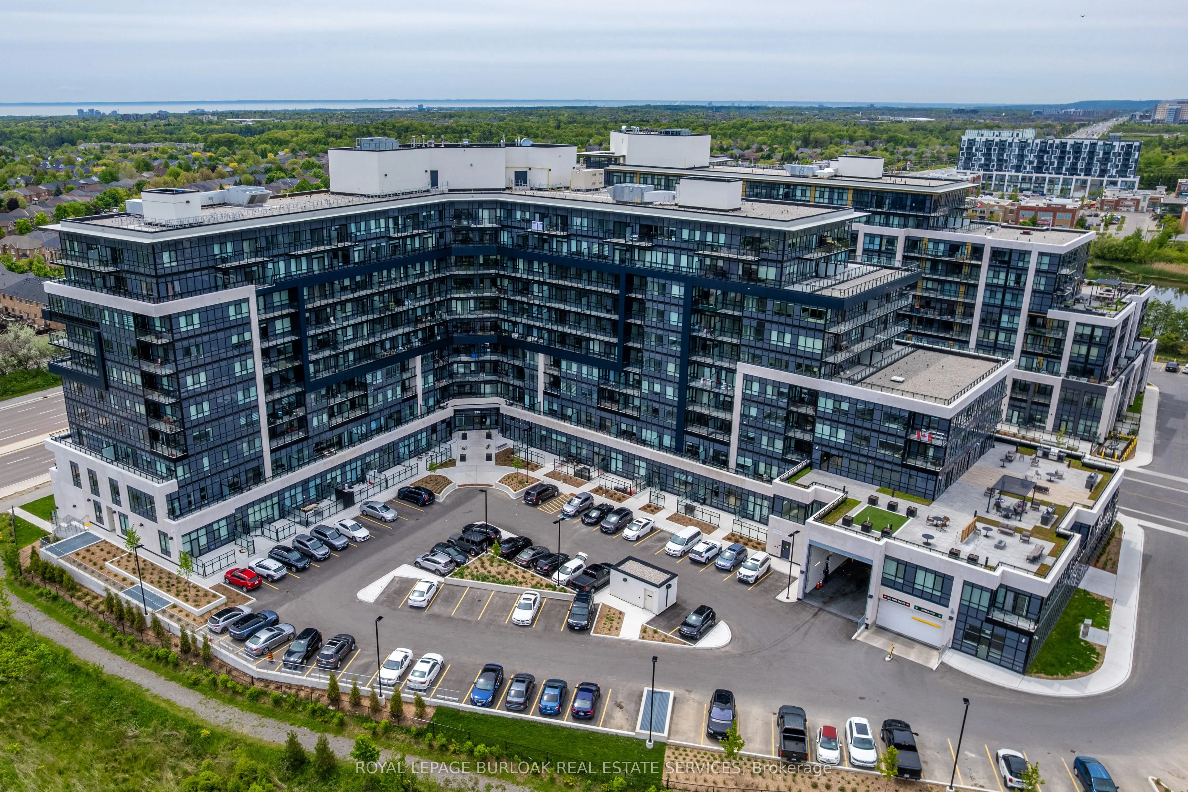 395 Dundas Street, #206