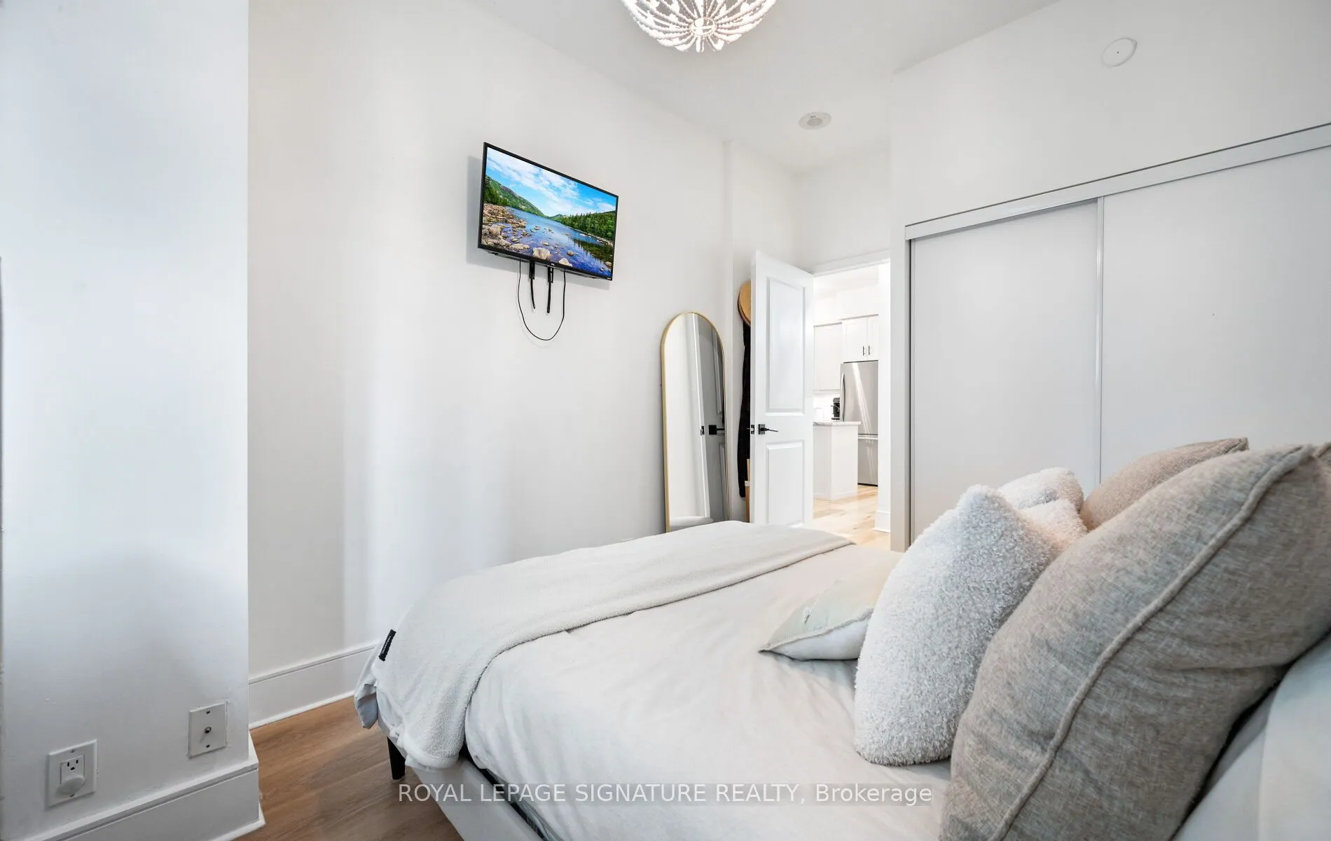 80 Absolute Avenue, #104