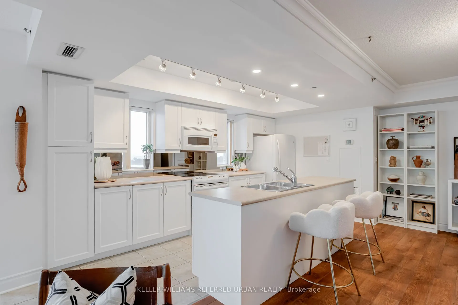 3 Marine Parade Drive, #902