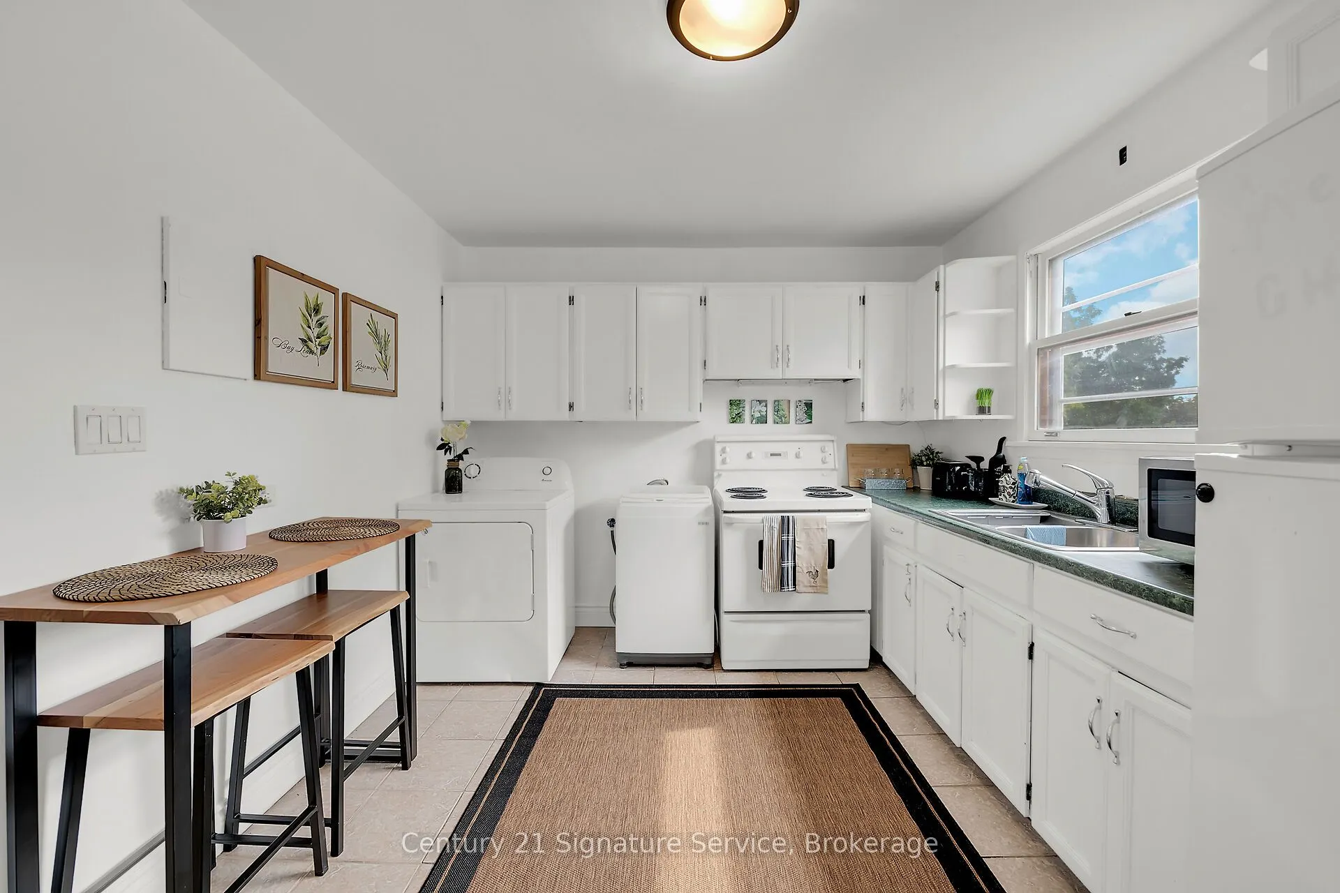 17 Fleming Avenue W