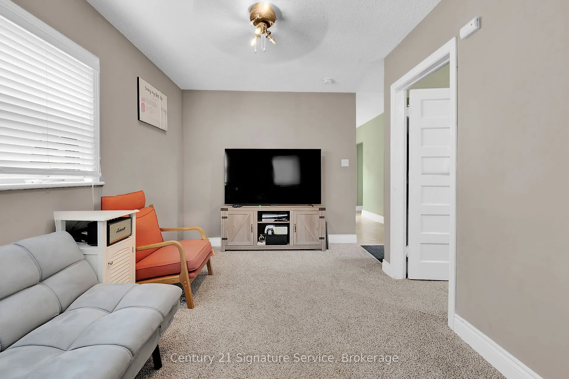 17 Fleming Avenue W