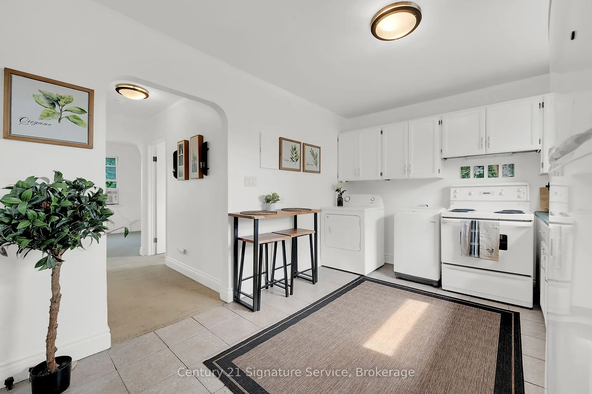 17 Fleming Avenue W