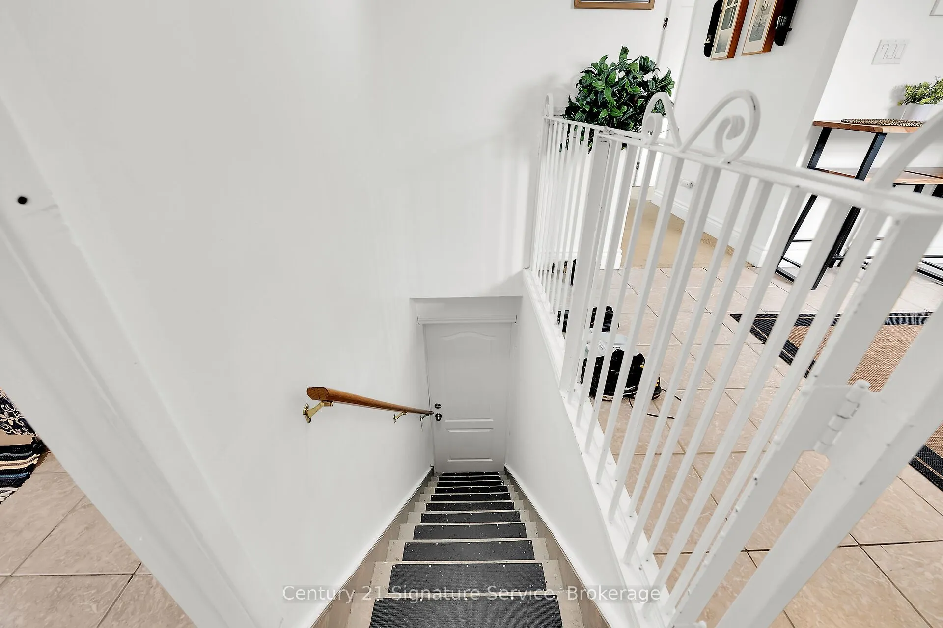 17 Fleming Avenue W