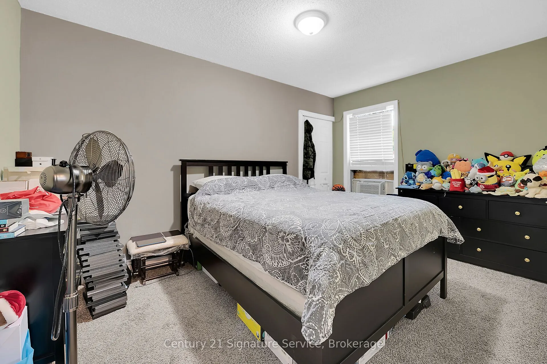 17 Fleming Avenue W