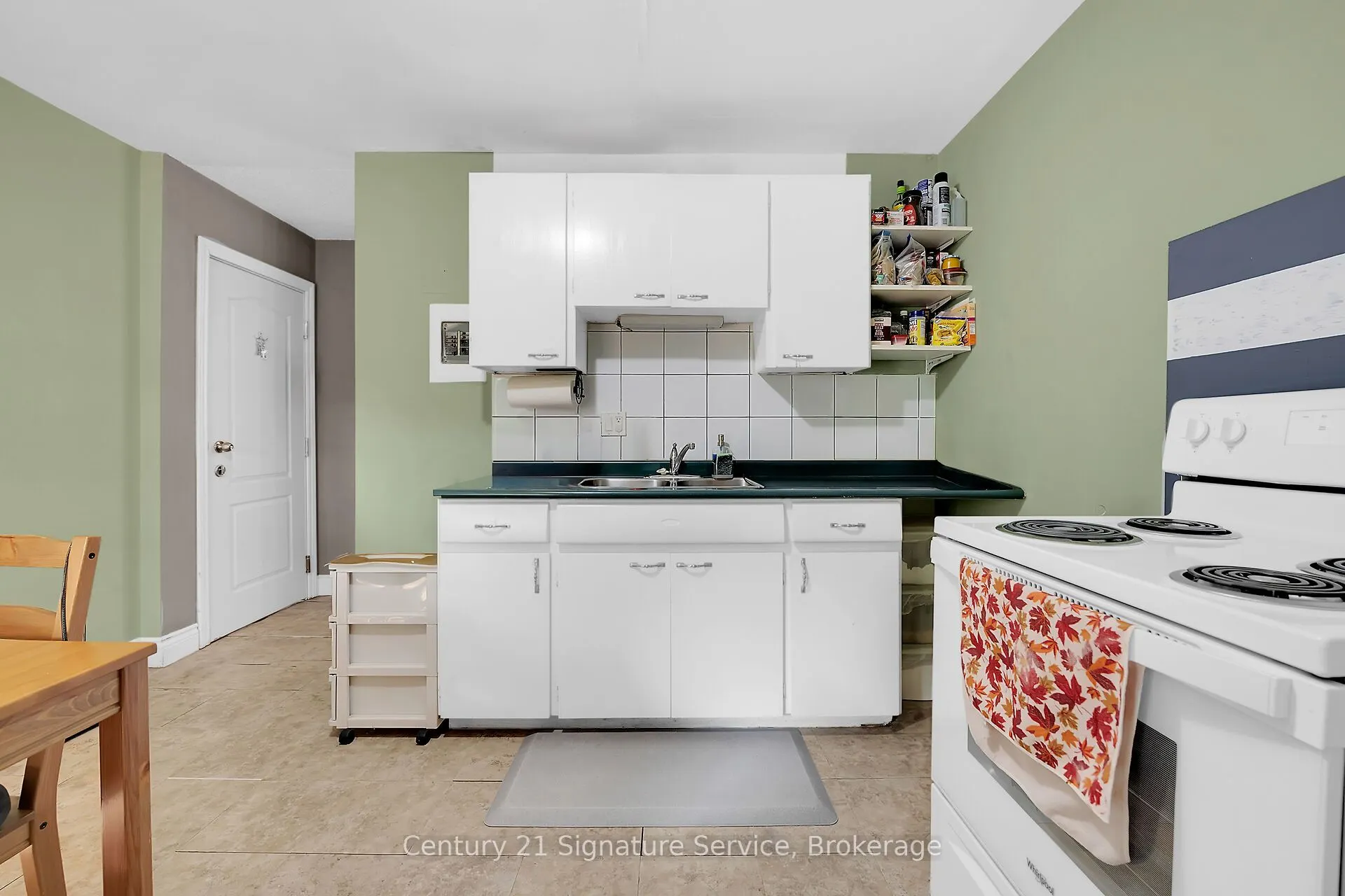 17 Fleming Avenue W