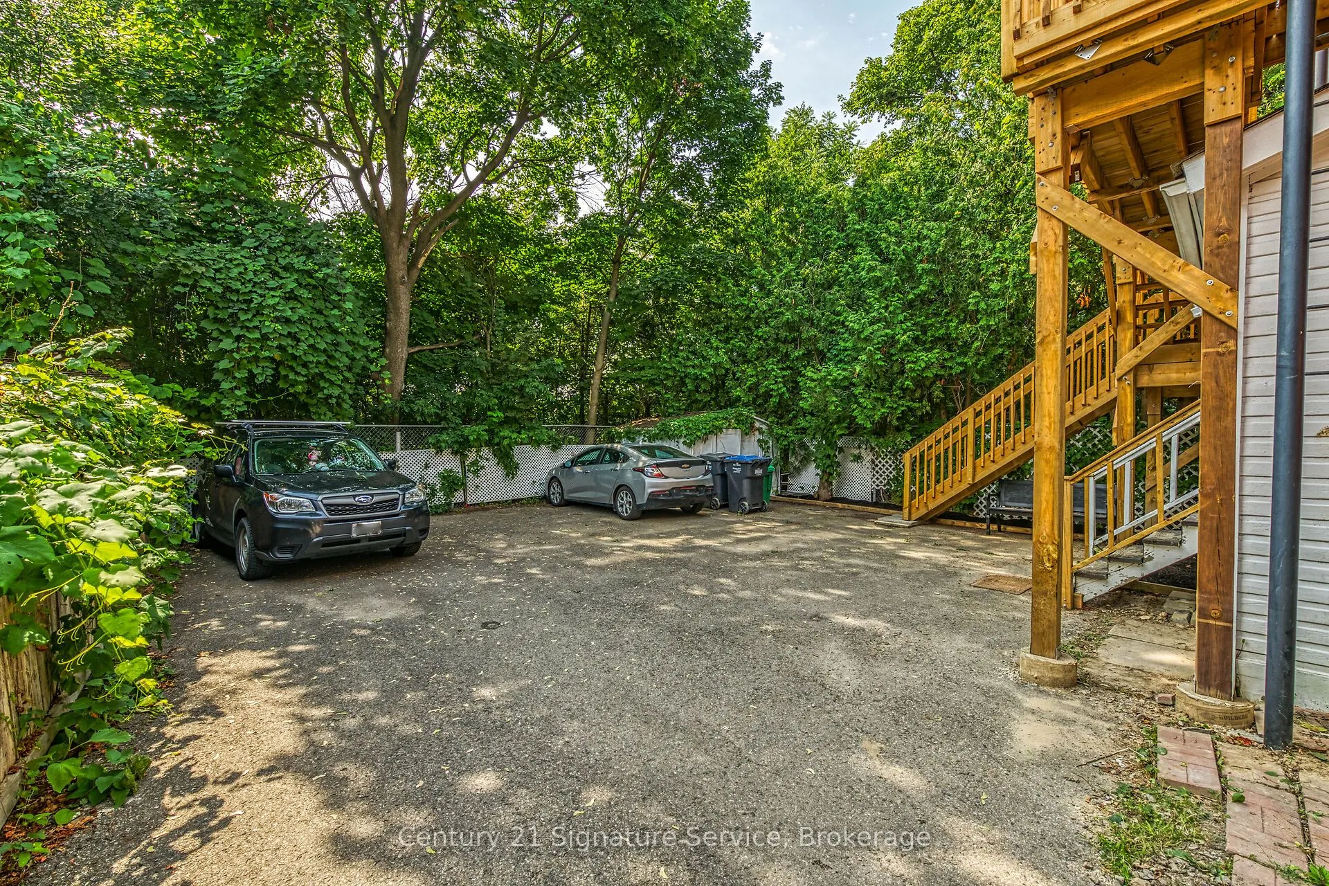 17 Fleming Avenue W