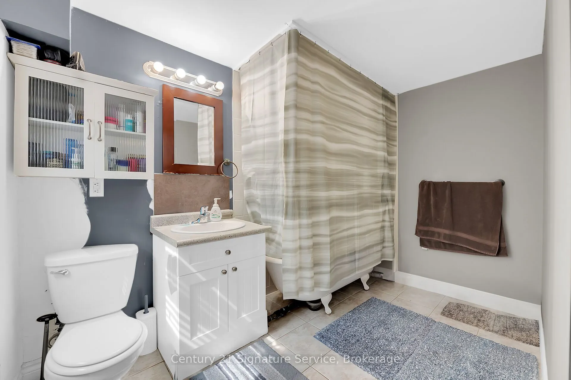 17 Fleming Avenue W
