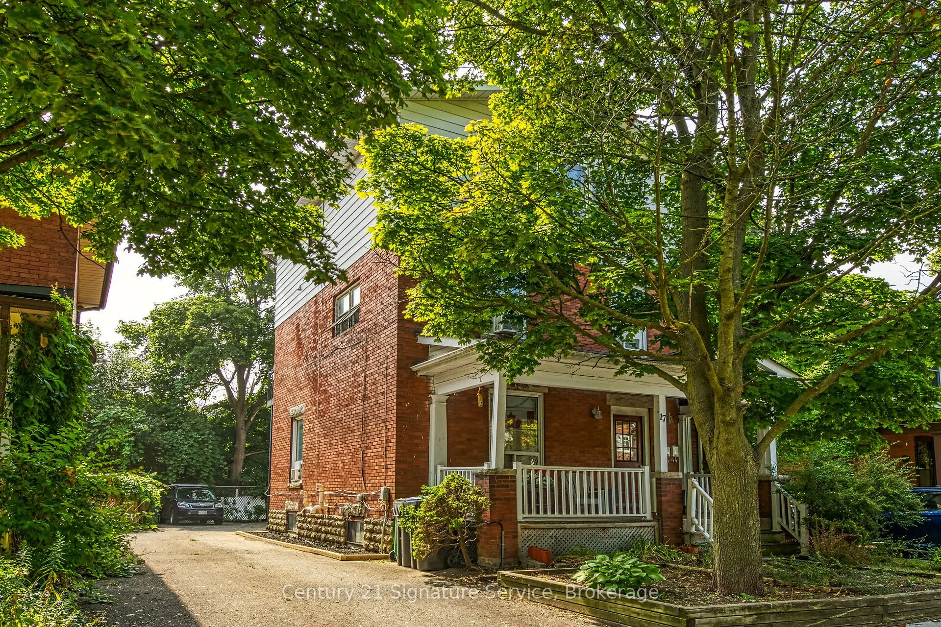 17 Fleming Avenue W
