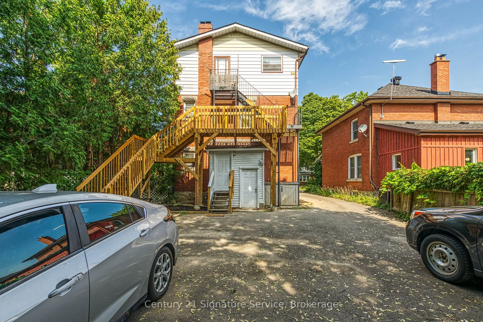 17 Fleming Avenue W