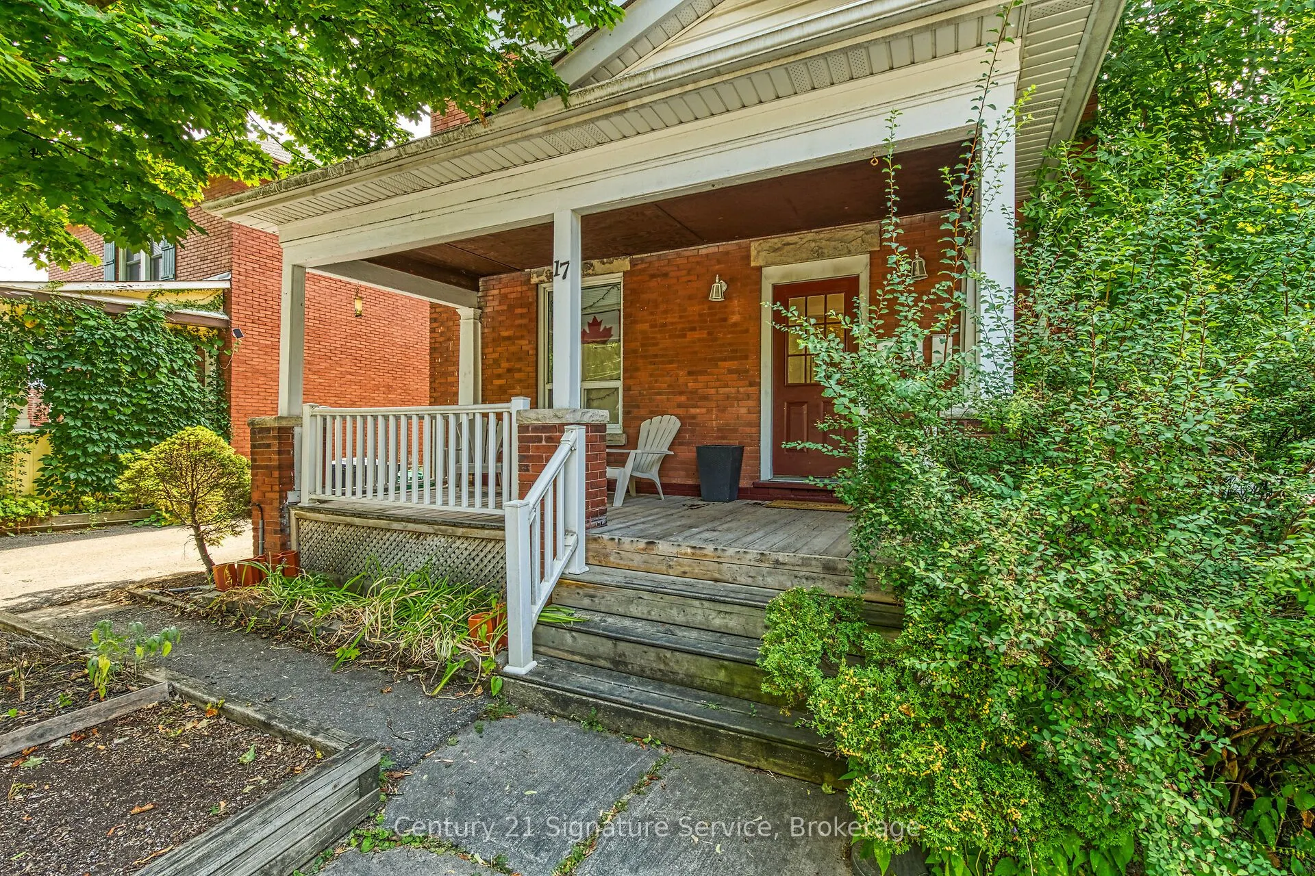 17 Fleming Avenue W