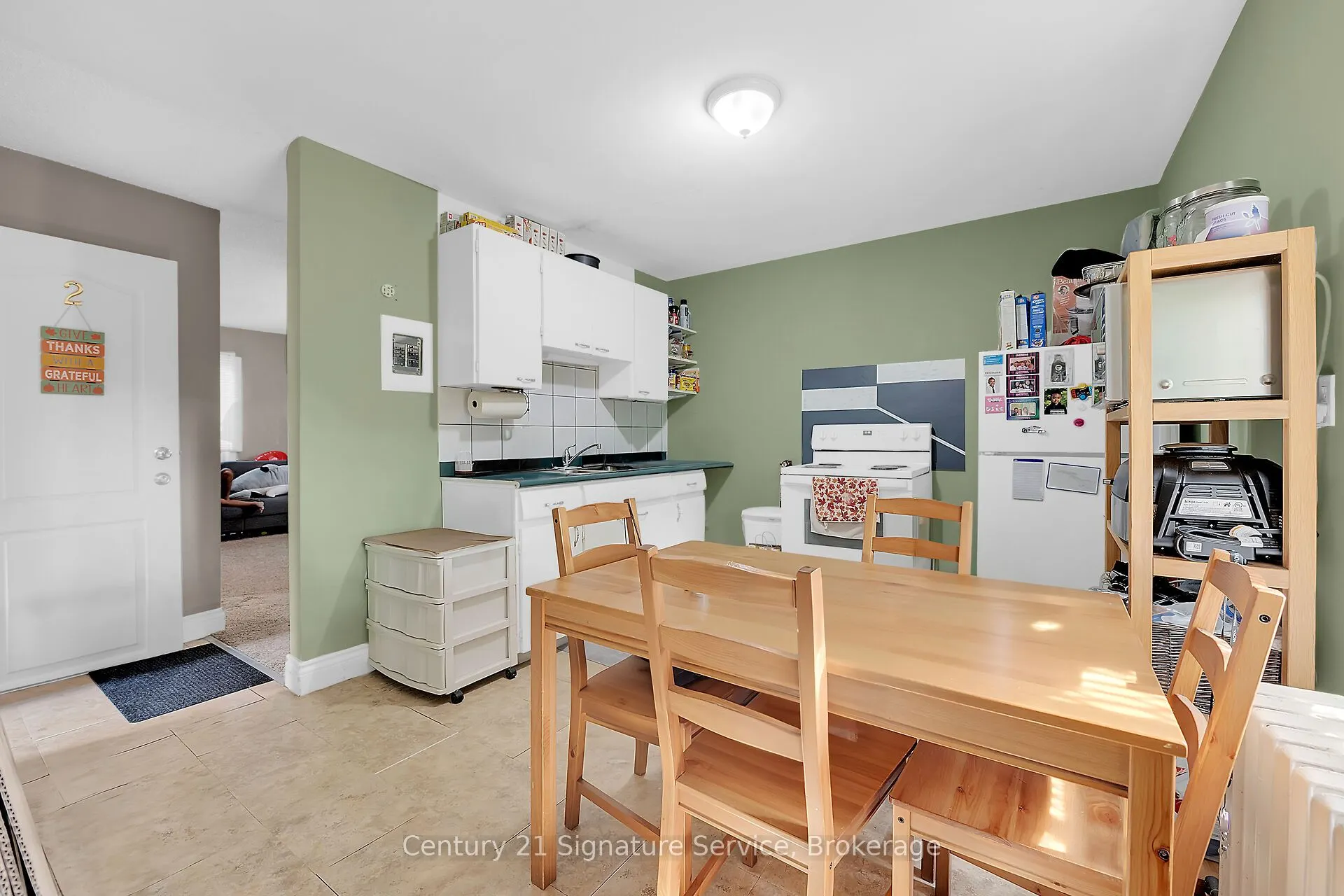 17 Fleming Avenue W
