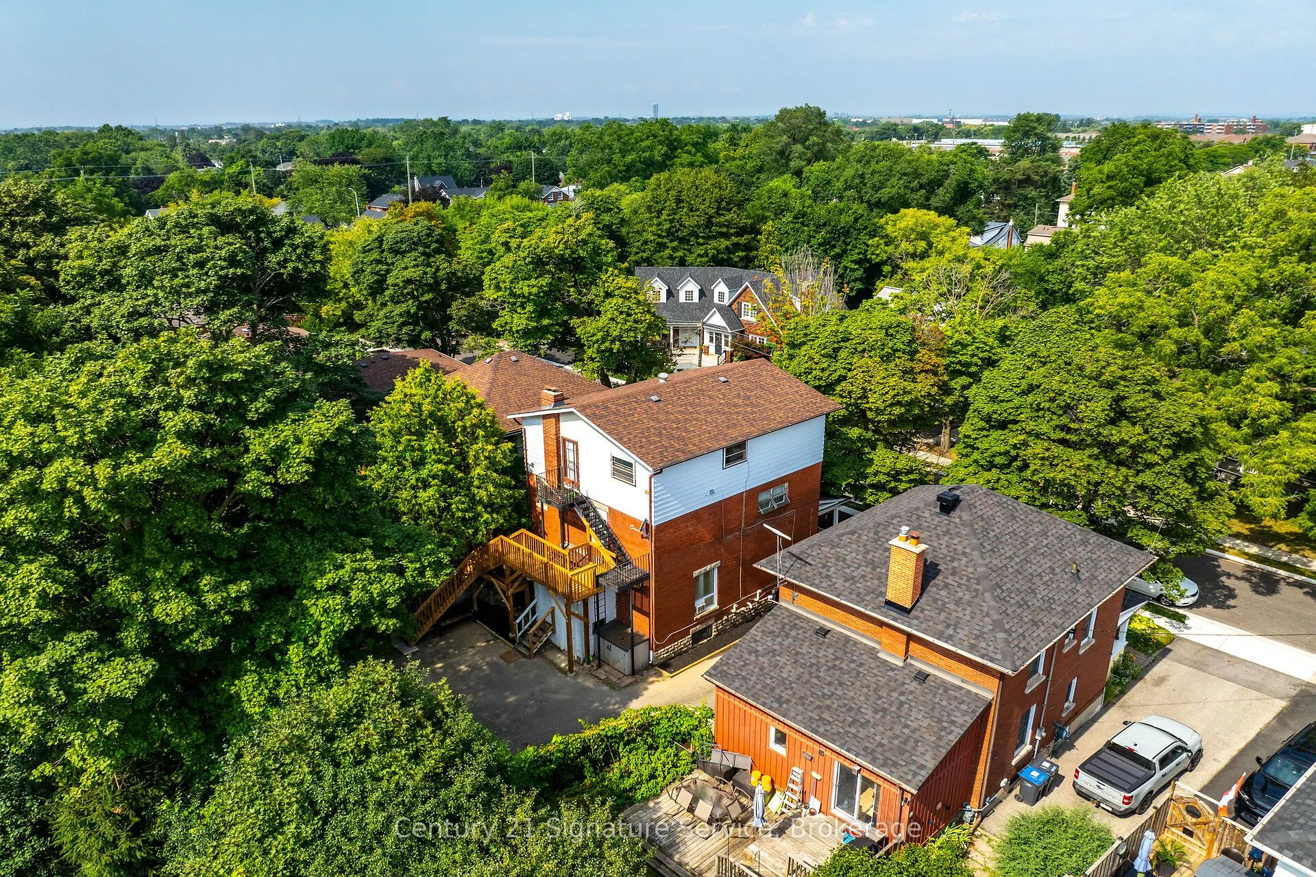 17 Fleming Avenue W