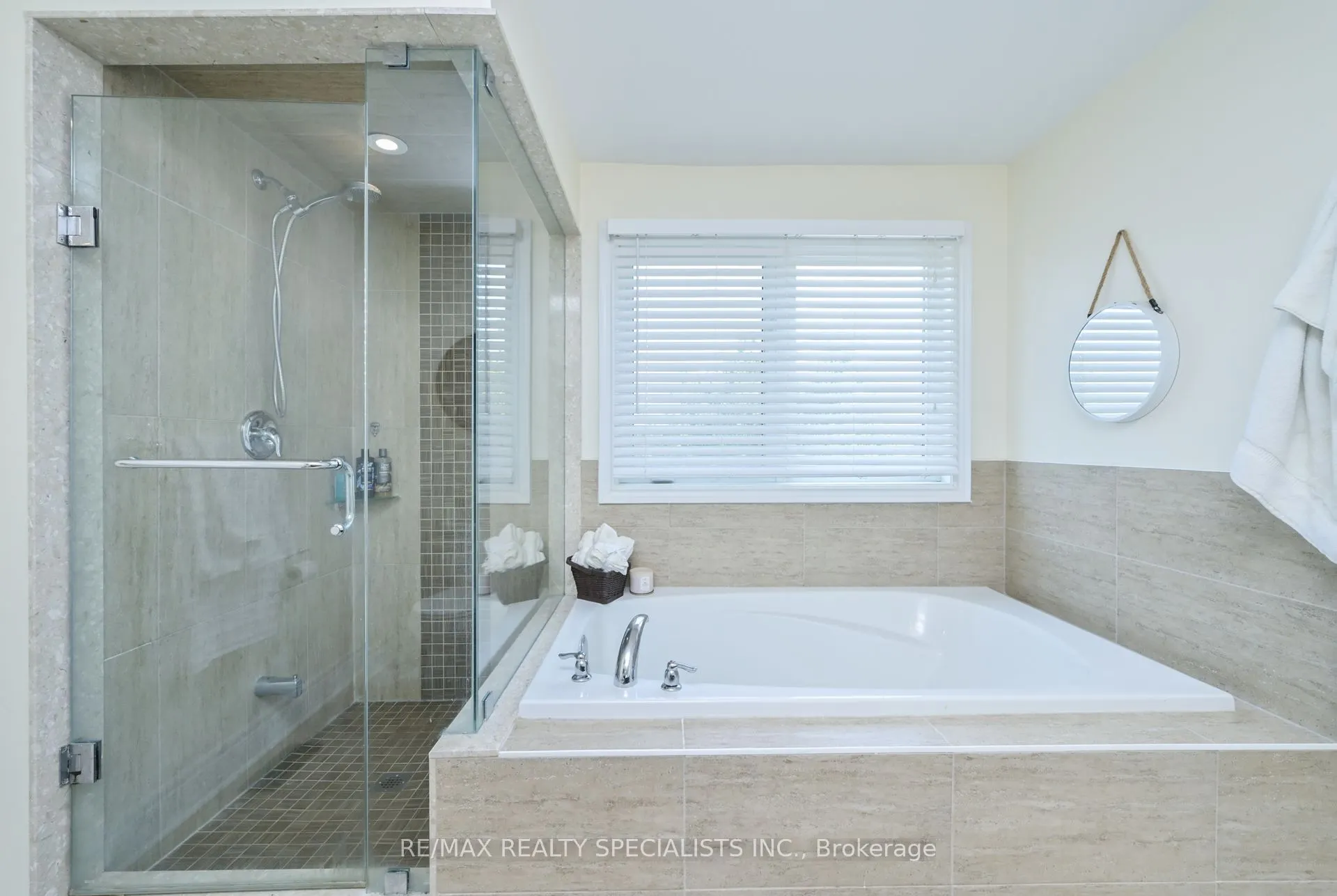 120 RISING HILL Ridge
