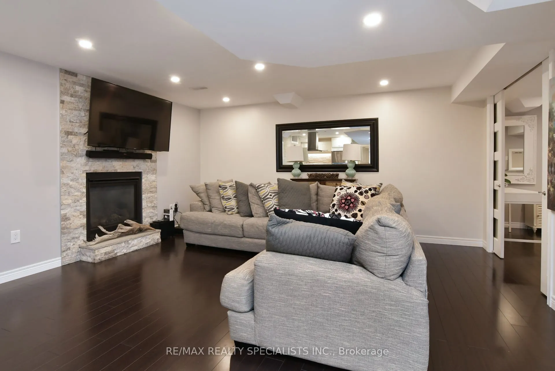 120 RISING HILL Ridge