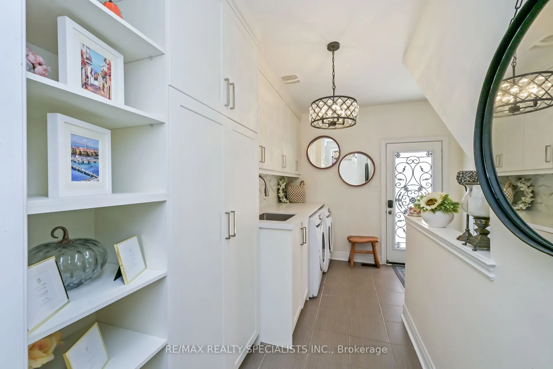 120 RISING HILL Ridge