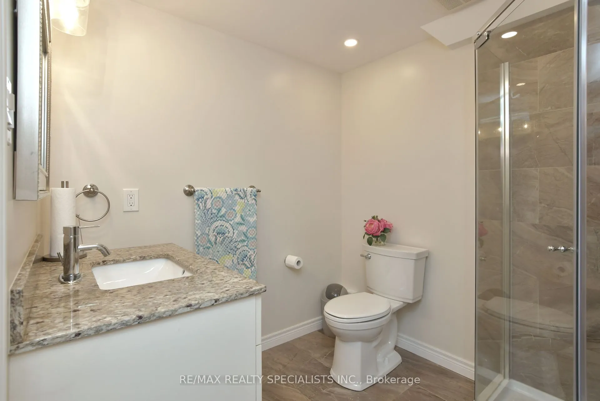120 RISING HILL Ridge