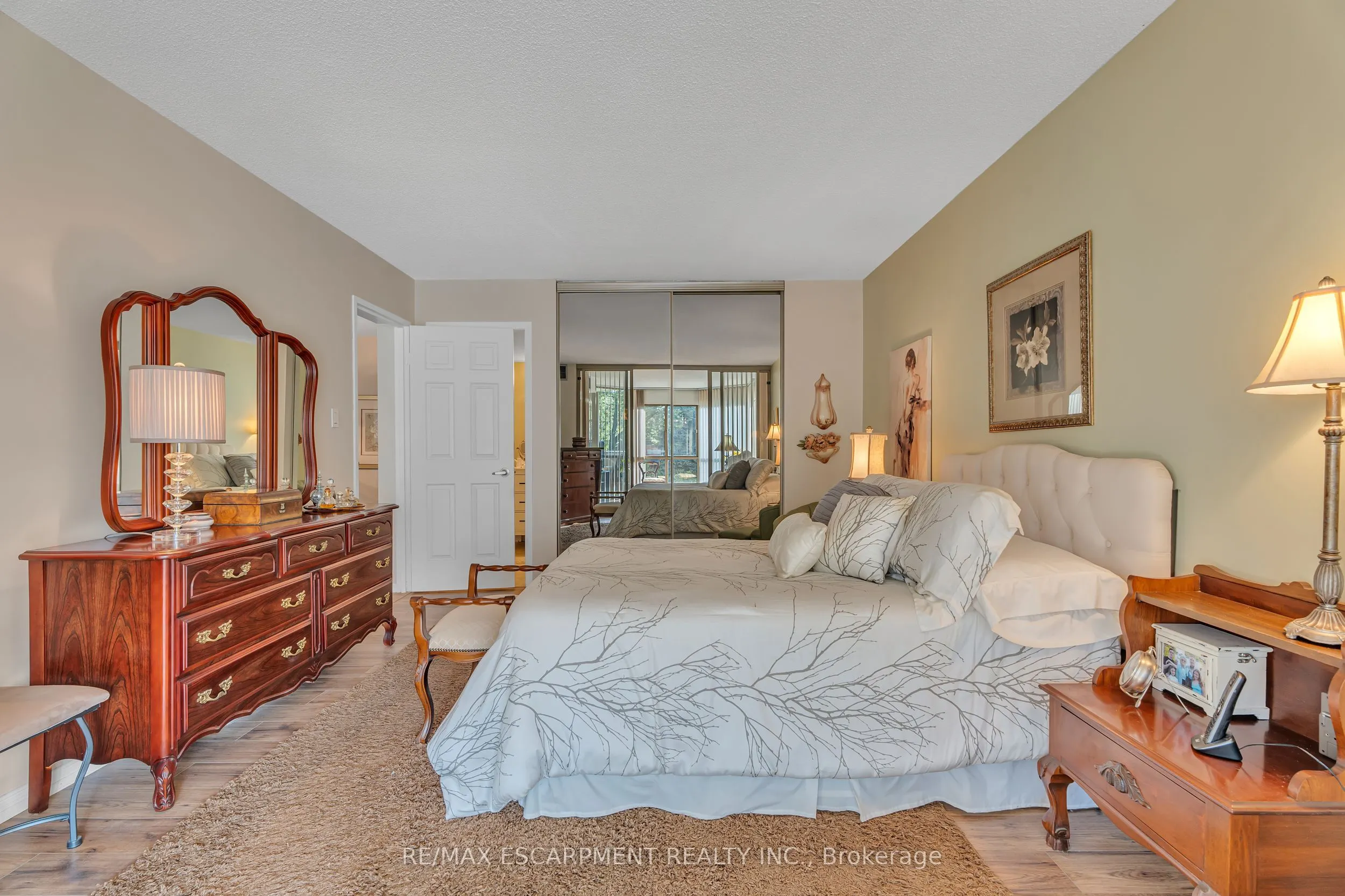 1201 North Shore Boulevard E, #302