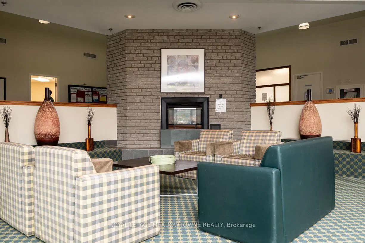 2155 Burnhamthorpe Road W, #902