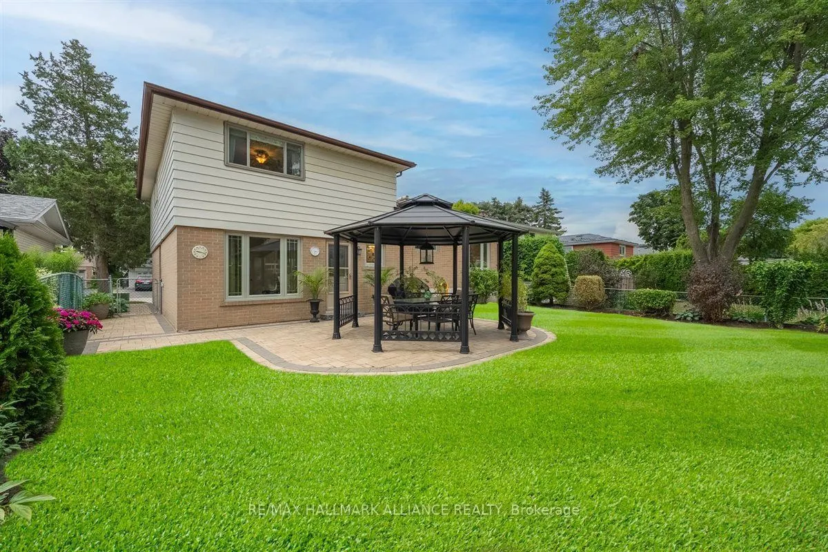 26 Lockton Crescent