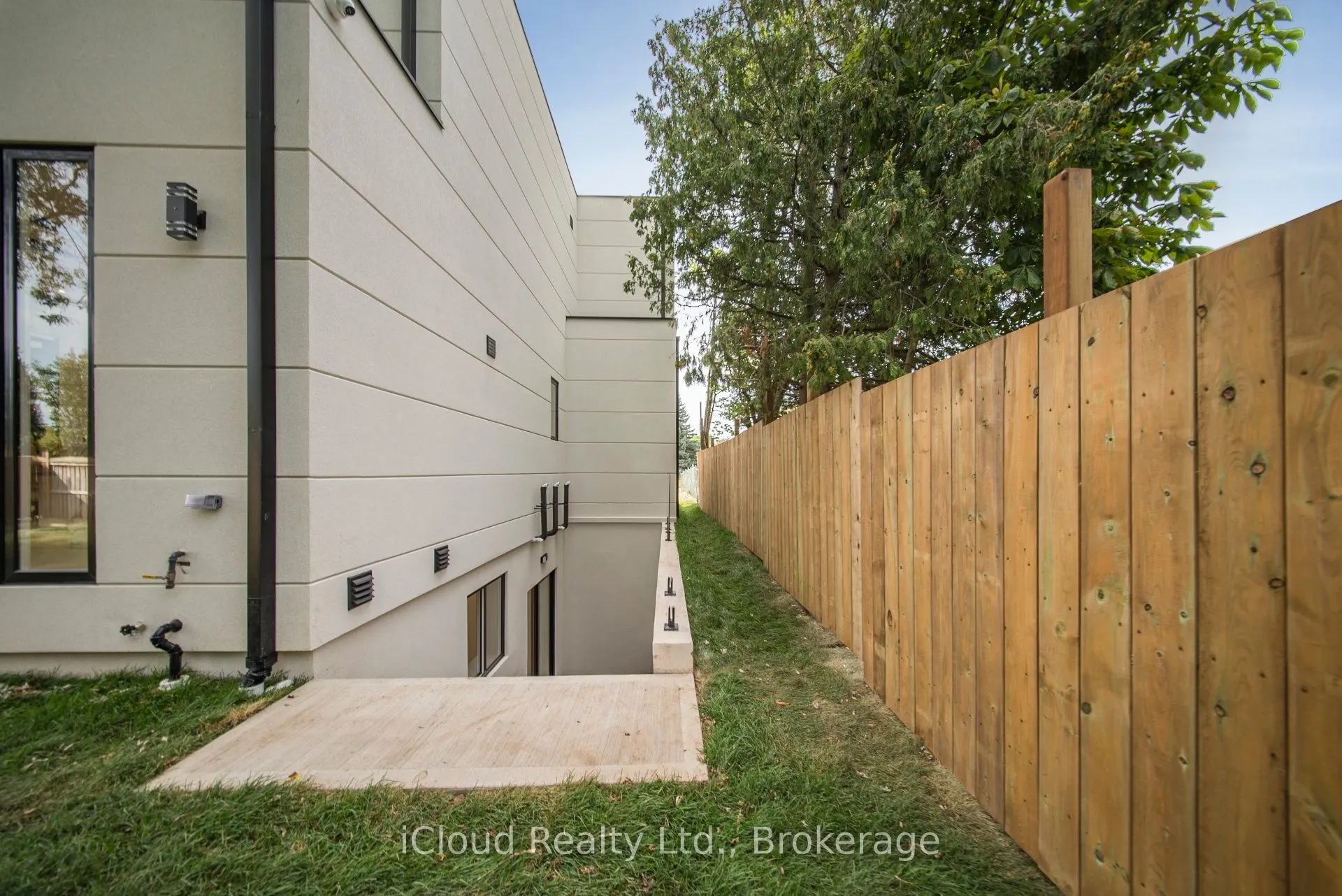 1374 Tansley Drive