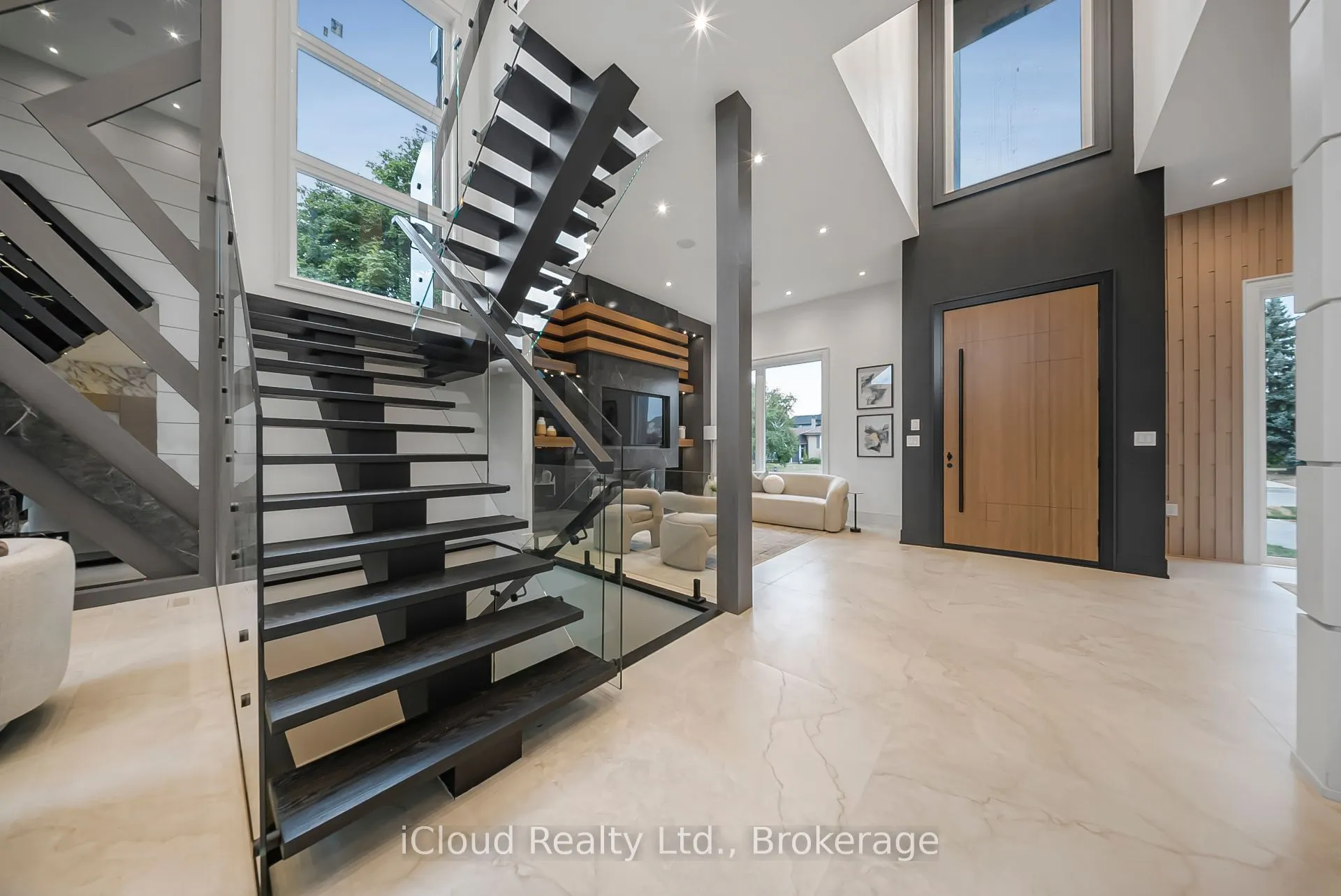 1374 Tansley Drive