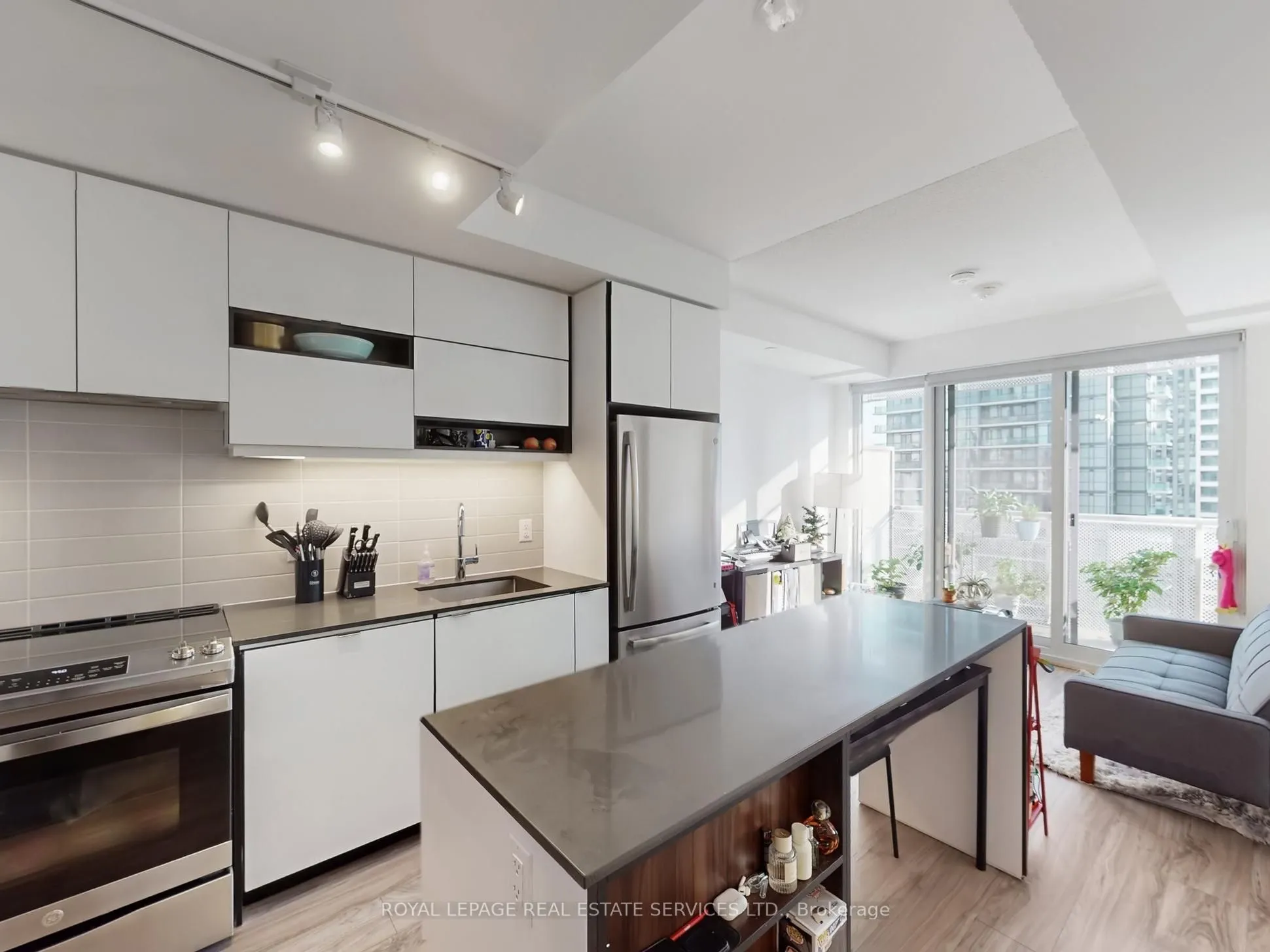 4065 Confederation Parkway, #1612