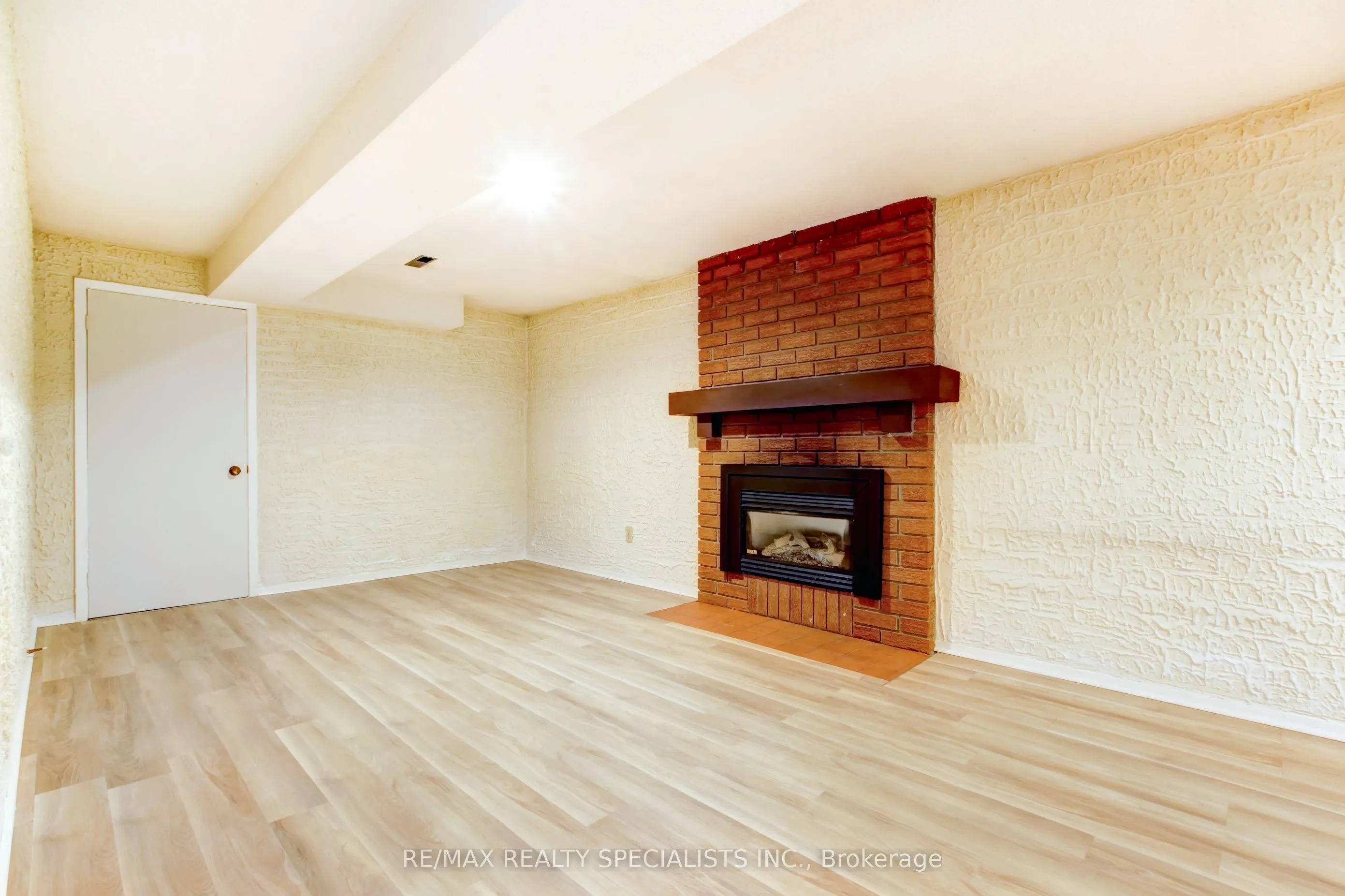 4120 Stonemason Crescent