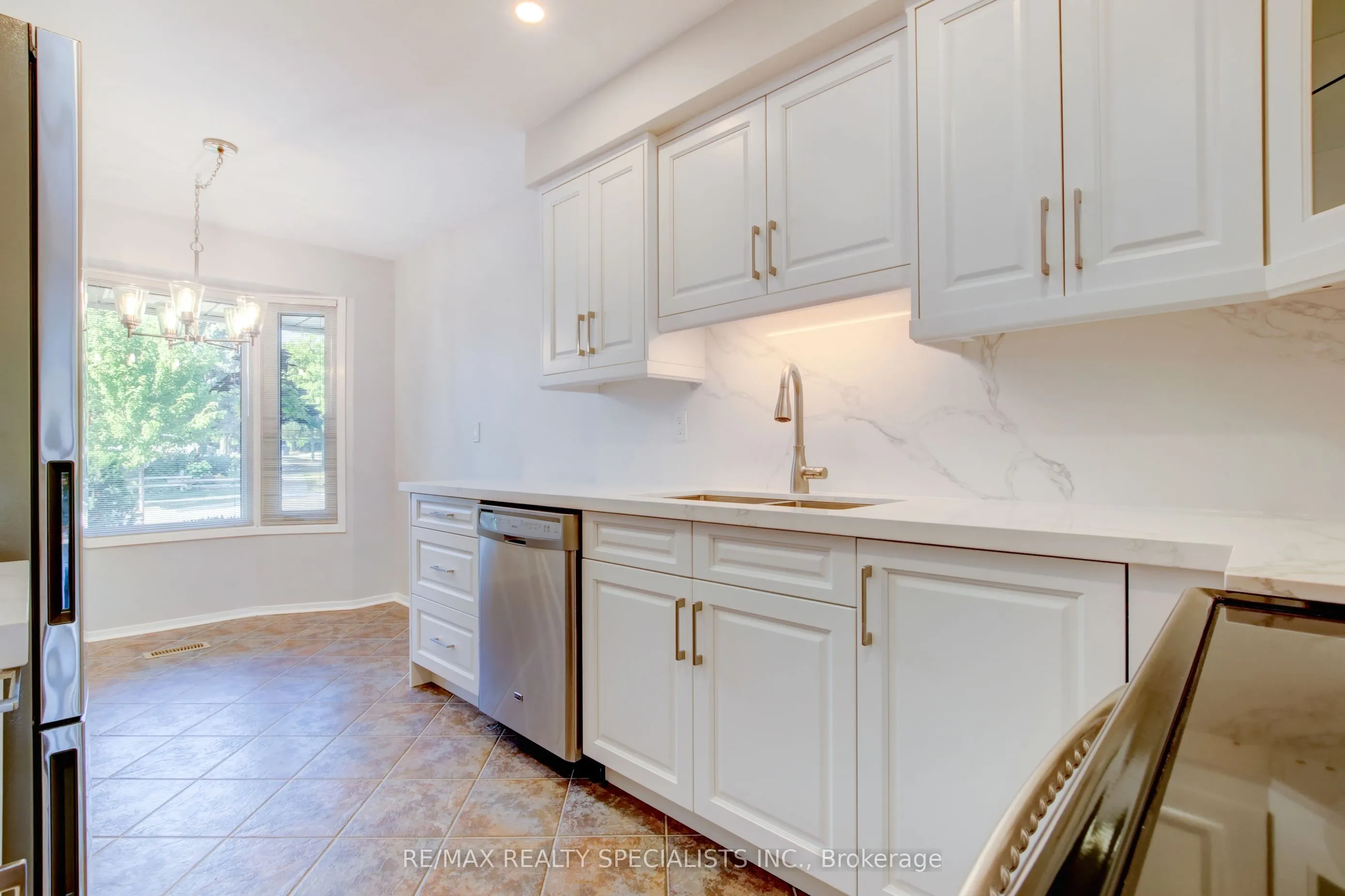 4120 Stonemason Crescent