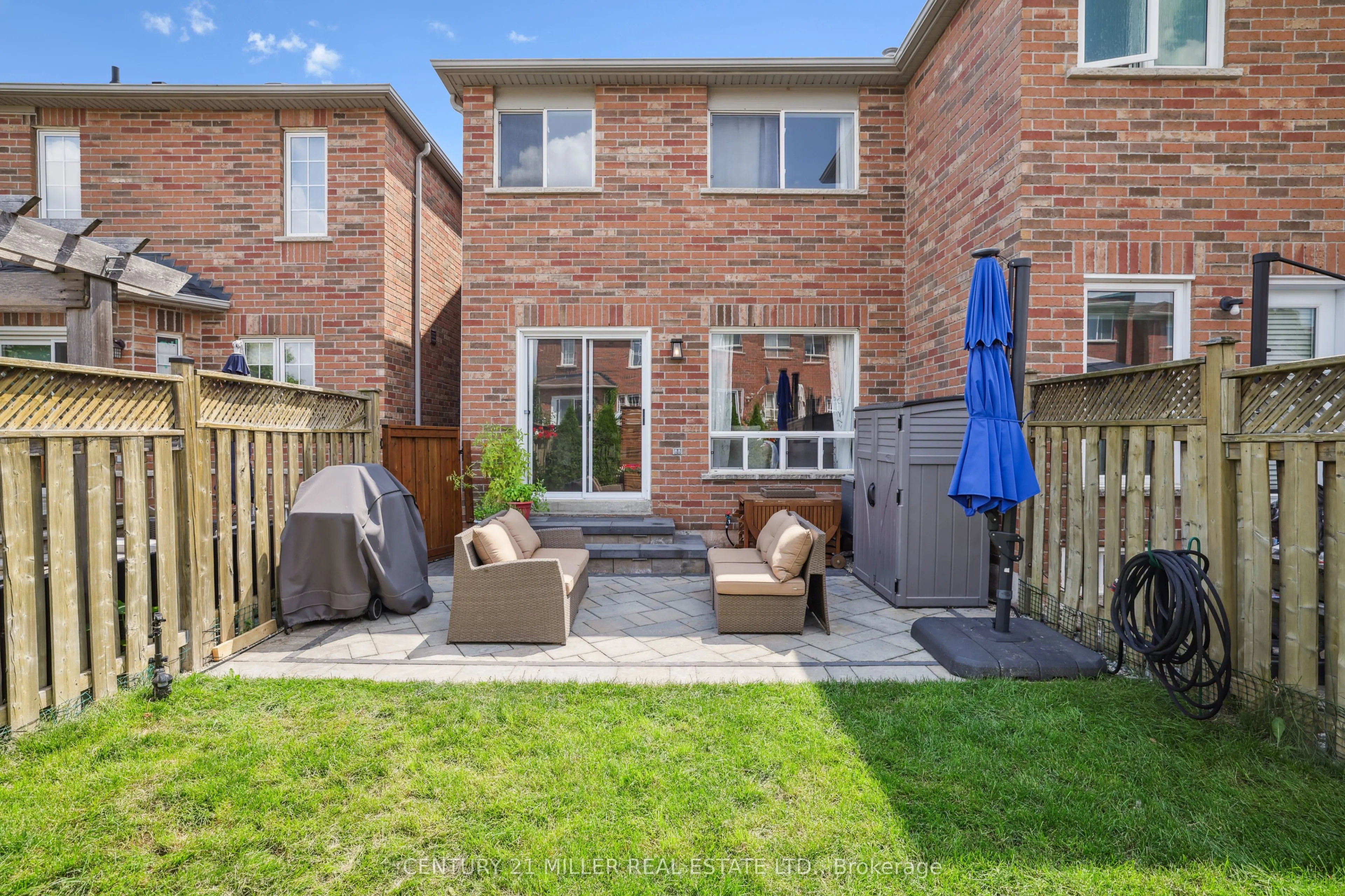 1745 Cobra Crescent