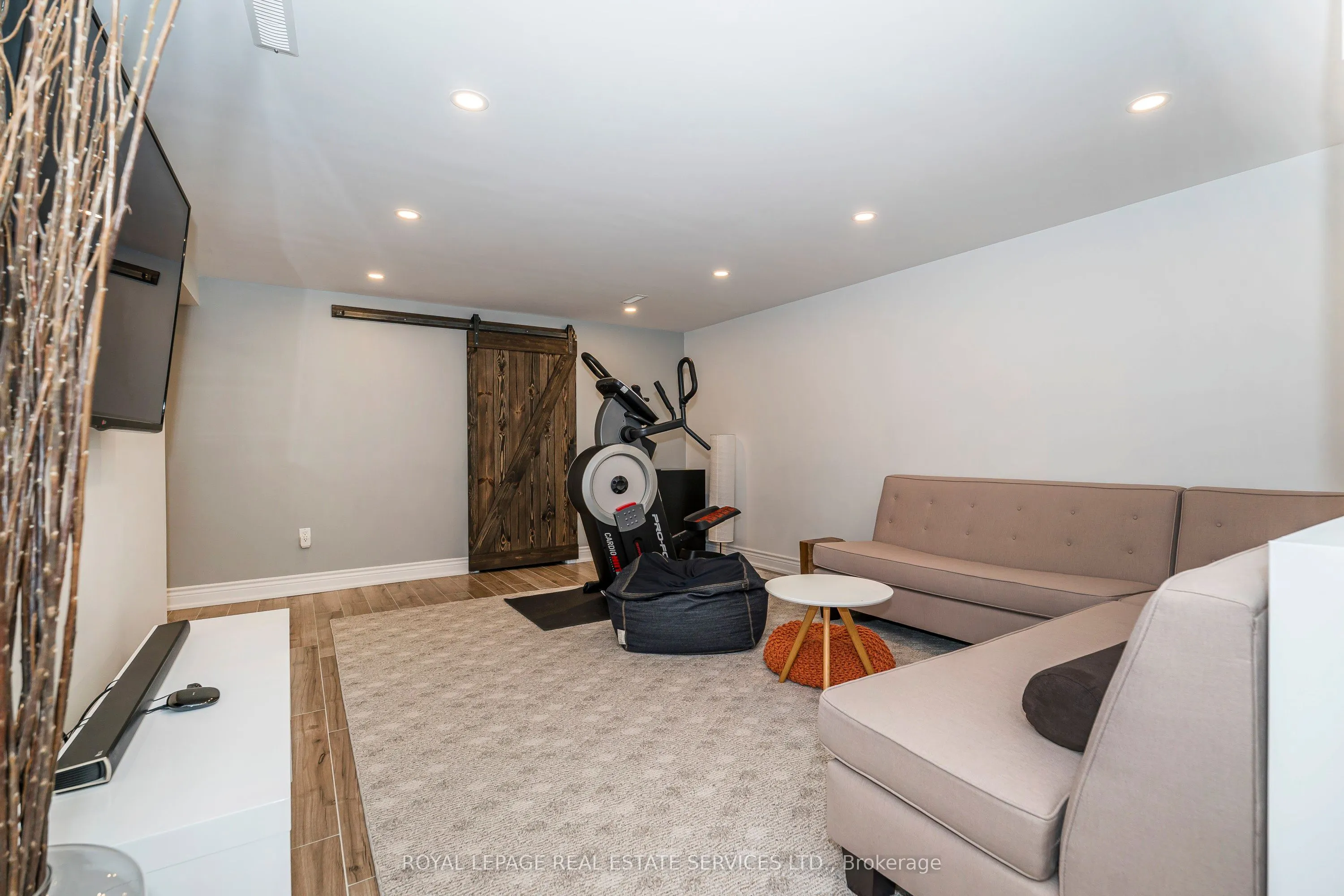 2120 Varency Drive