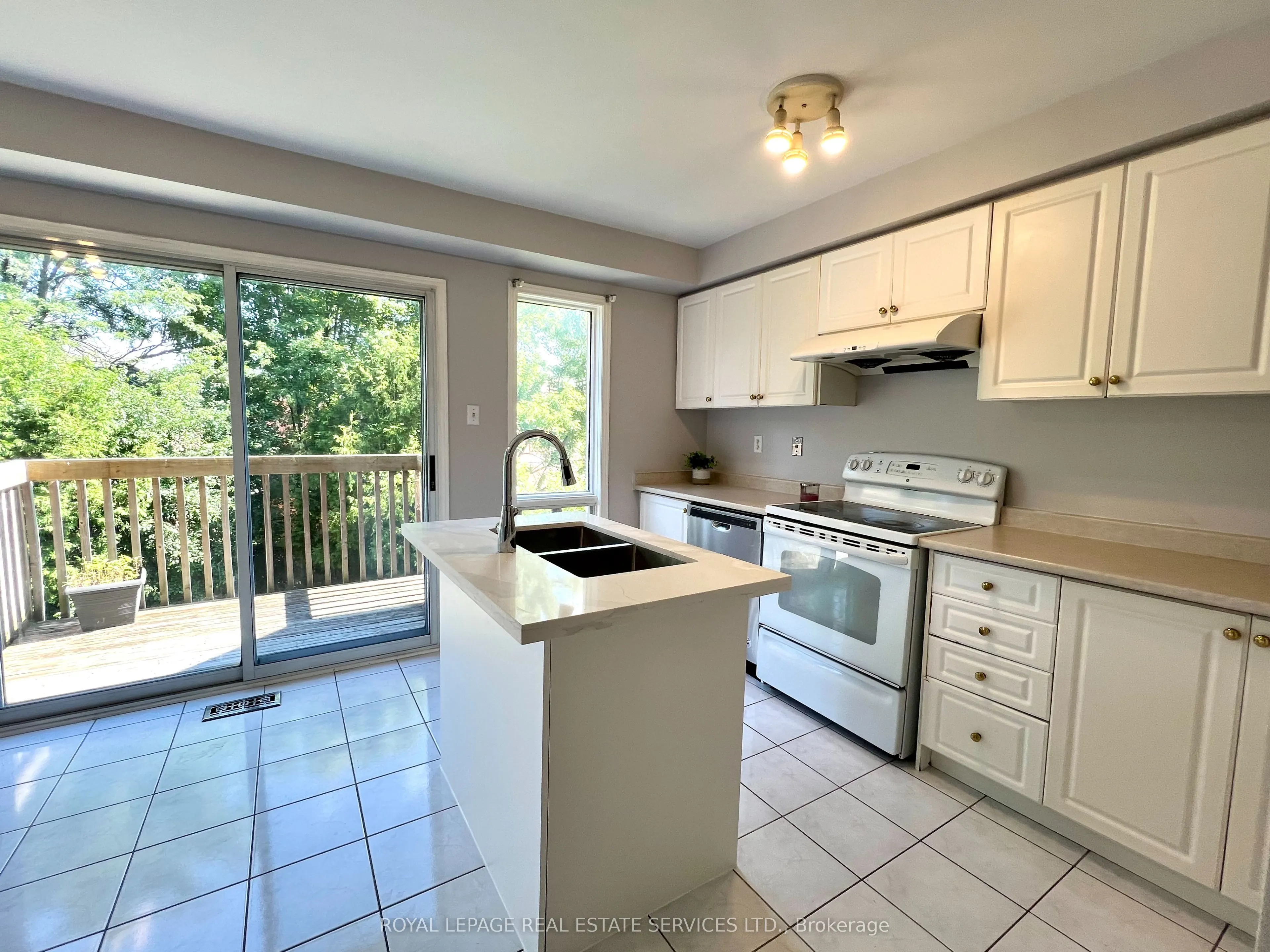 5459 Palmerston Crescent