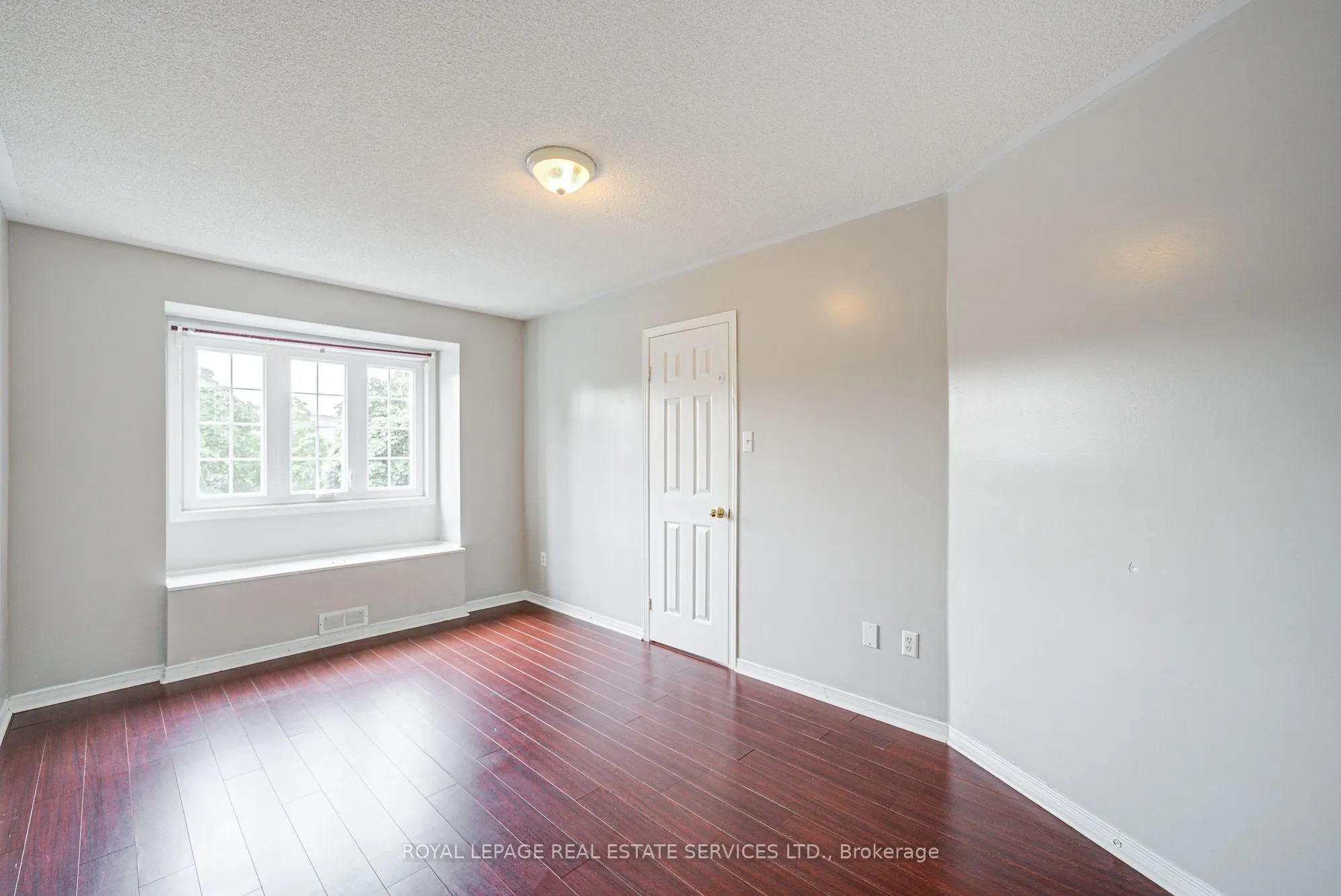 5459 Palmerston Crescent