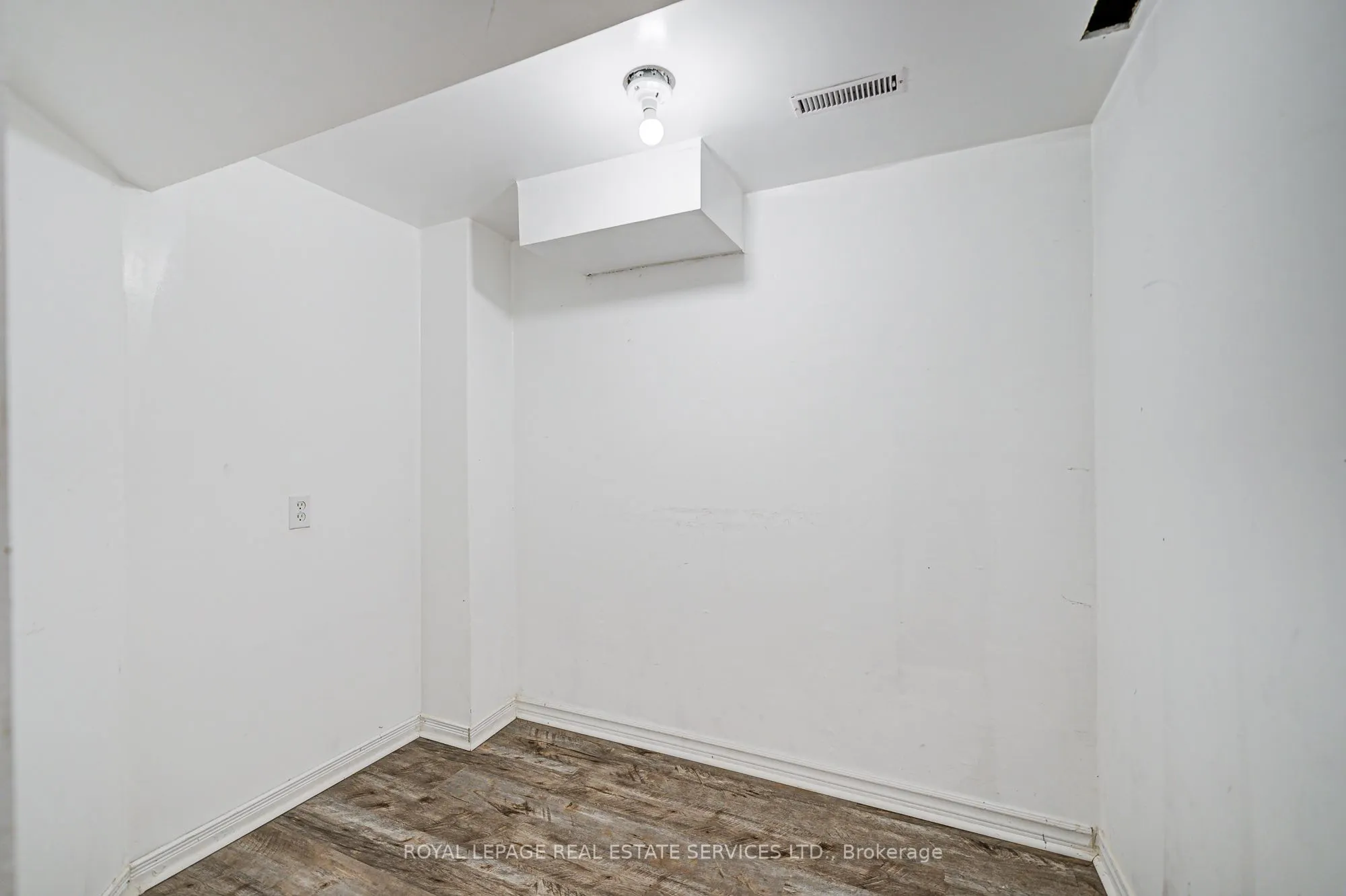 5459 Palmerston Crescent