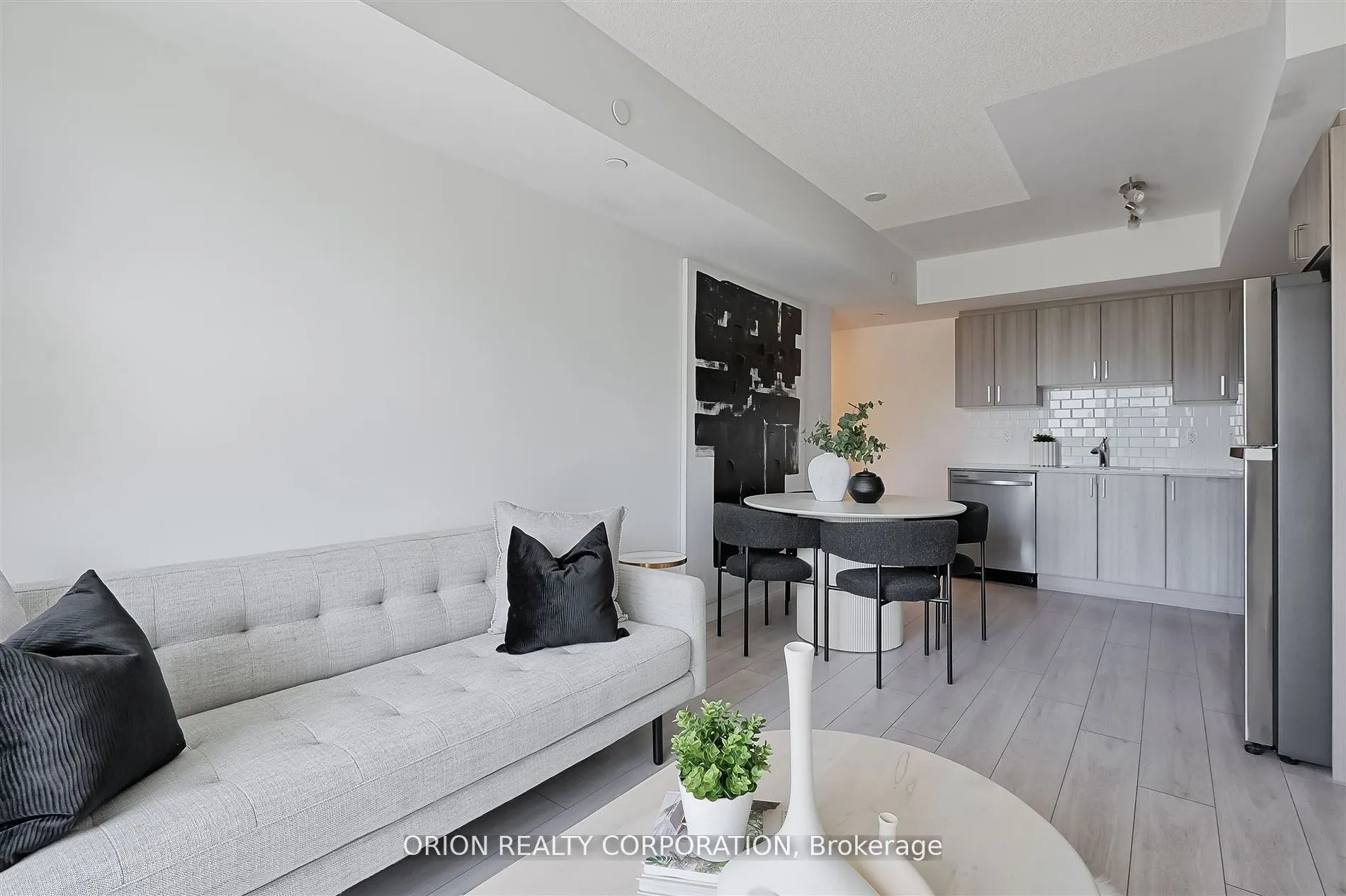 556 Marlee Avenue, #311