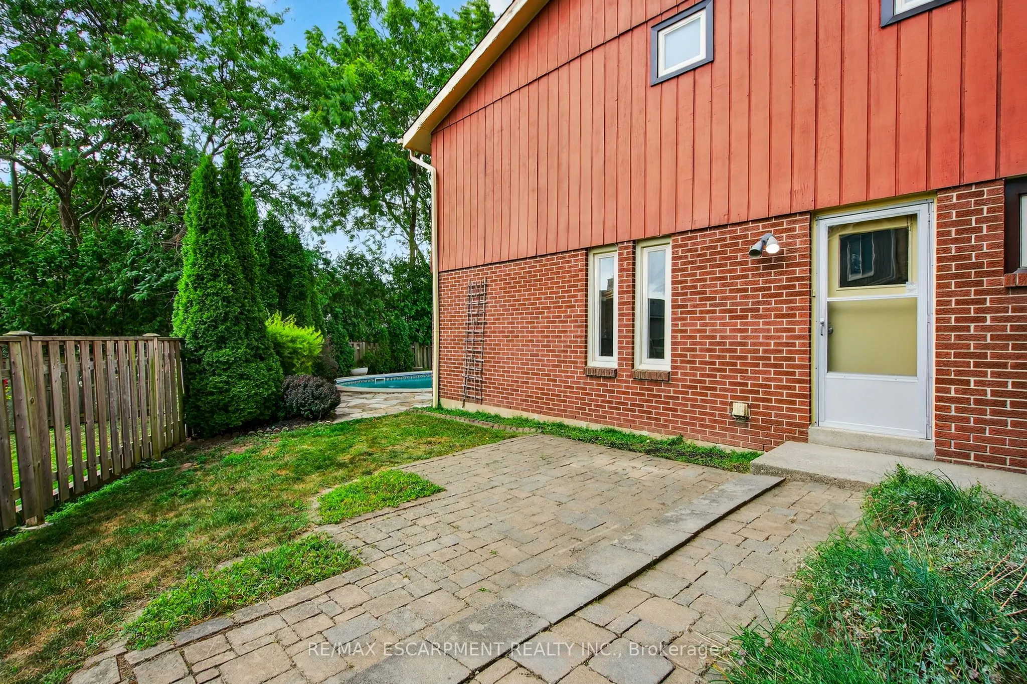 2280 Mansfield Drive