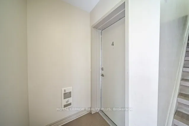 700 Neighbourhood Circle, #4