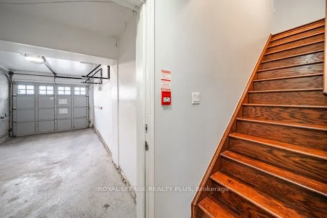700 Neighbourhood Circle, #4