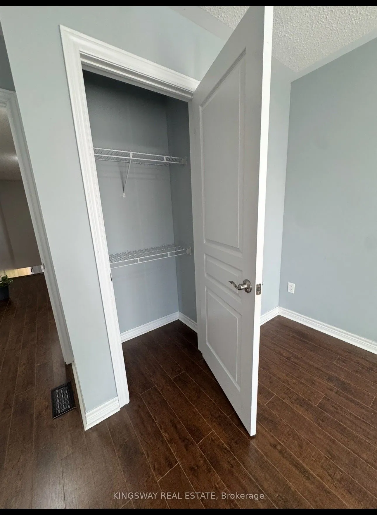 4569 Centretown Way