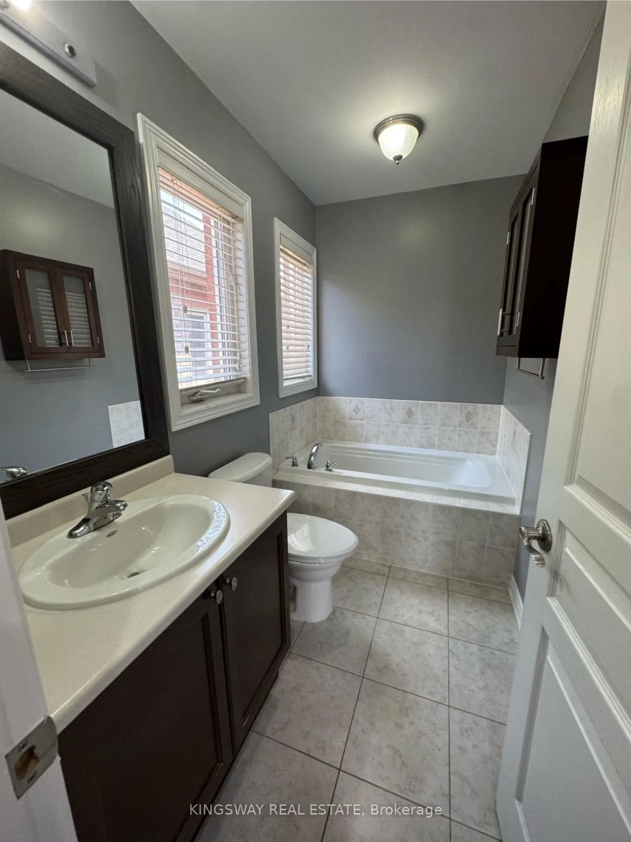 4569 Centretown Way