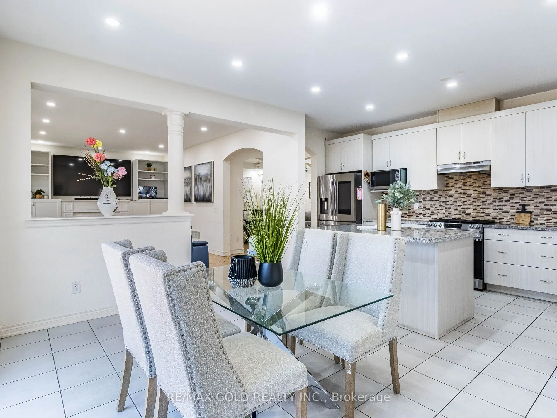 11 Elverton Crescent