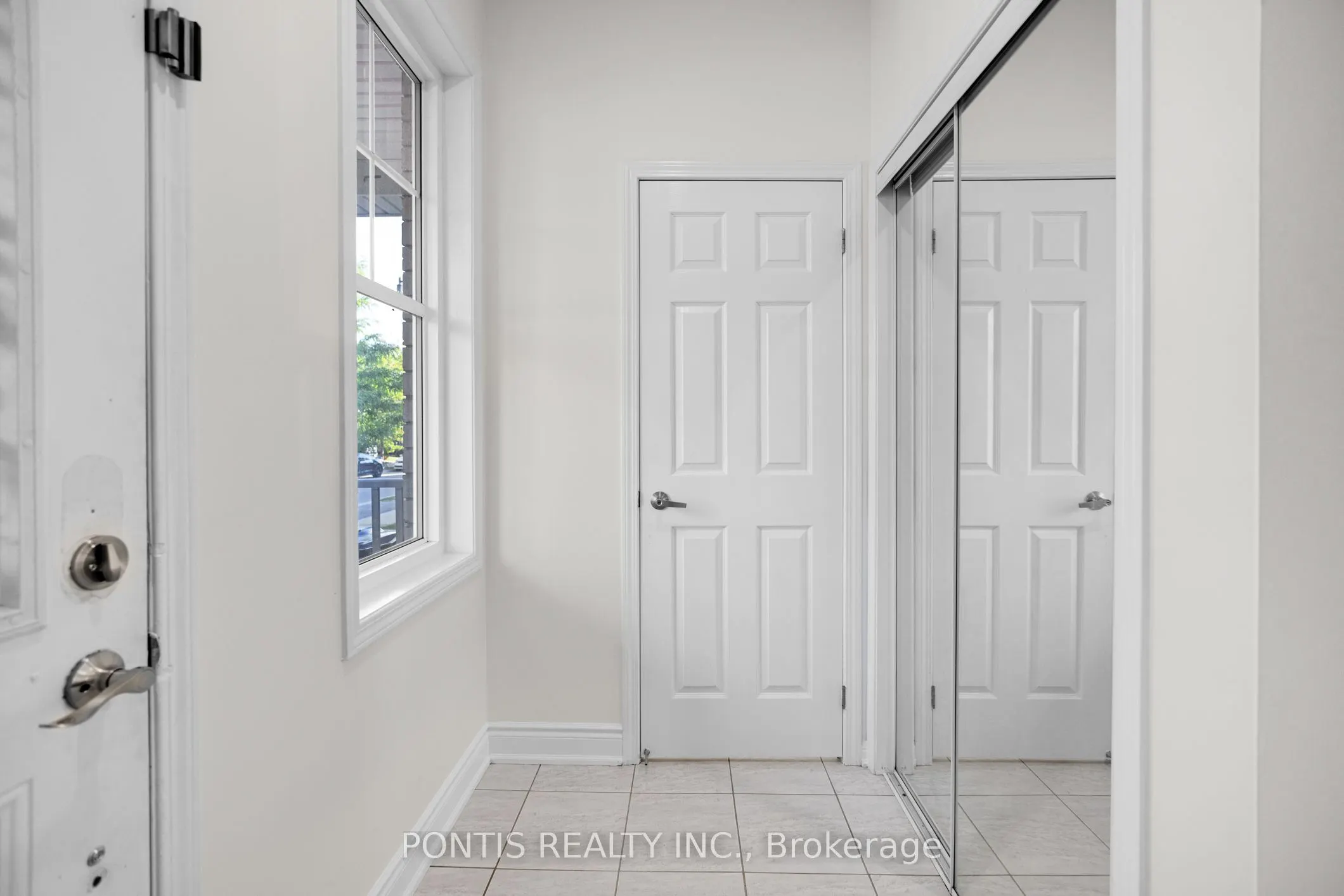 6 DULVERTON Drive, #Main