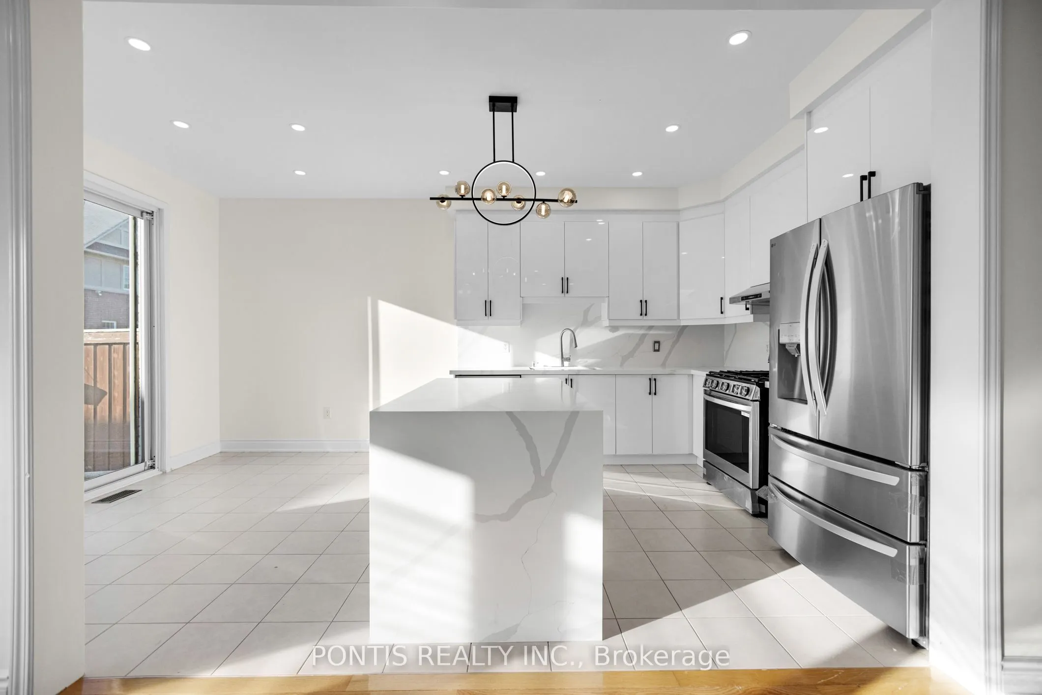 6 DULVERTON Drive, #Main
