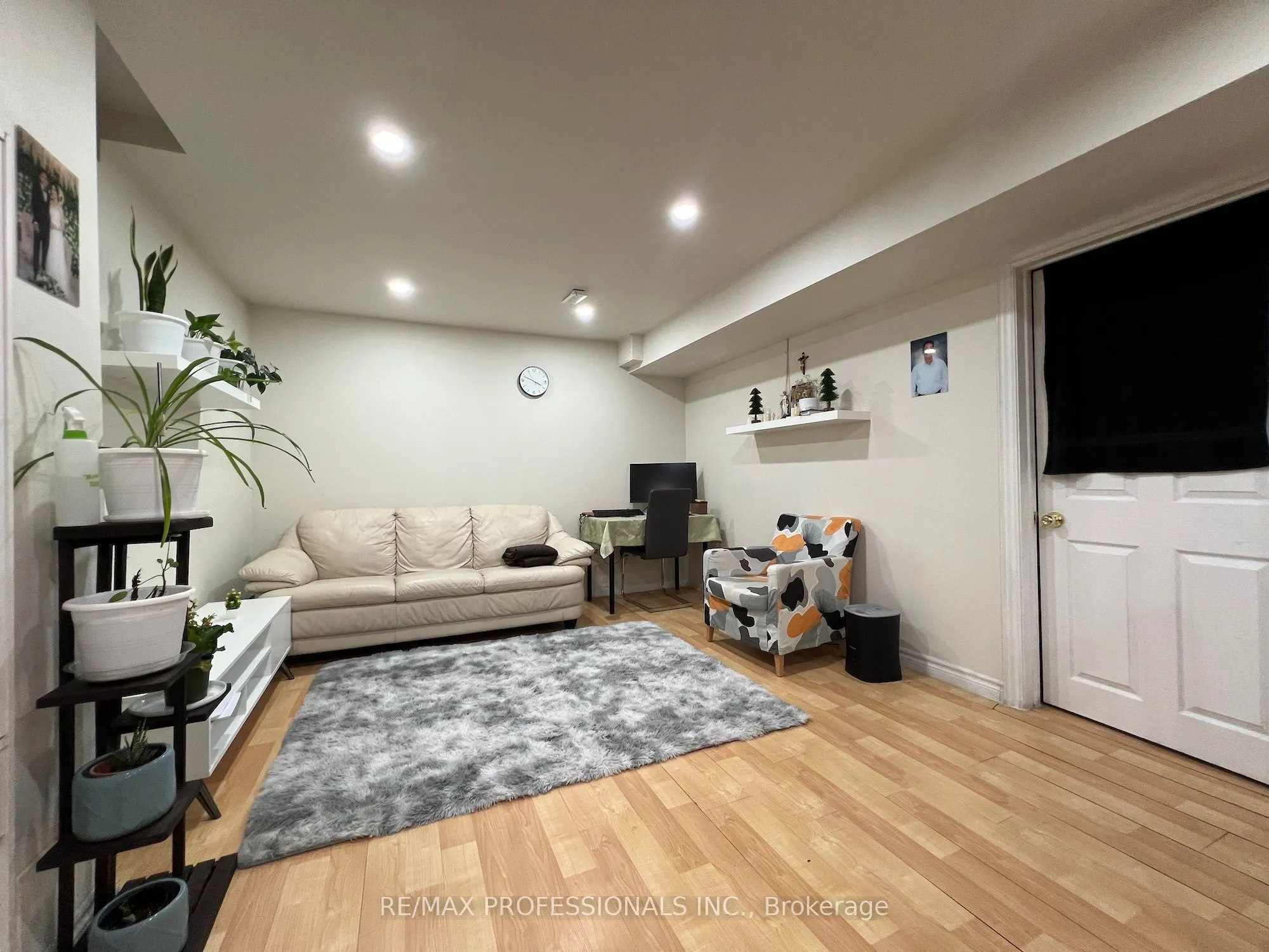 3895 Henrietta Way, #Unit B2