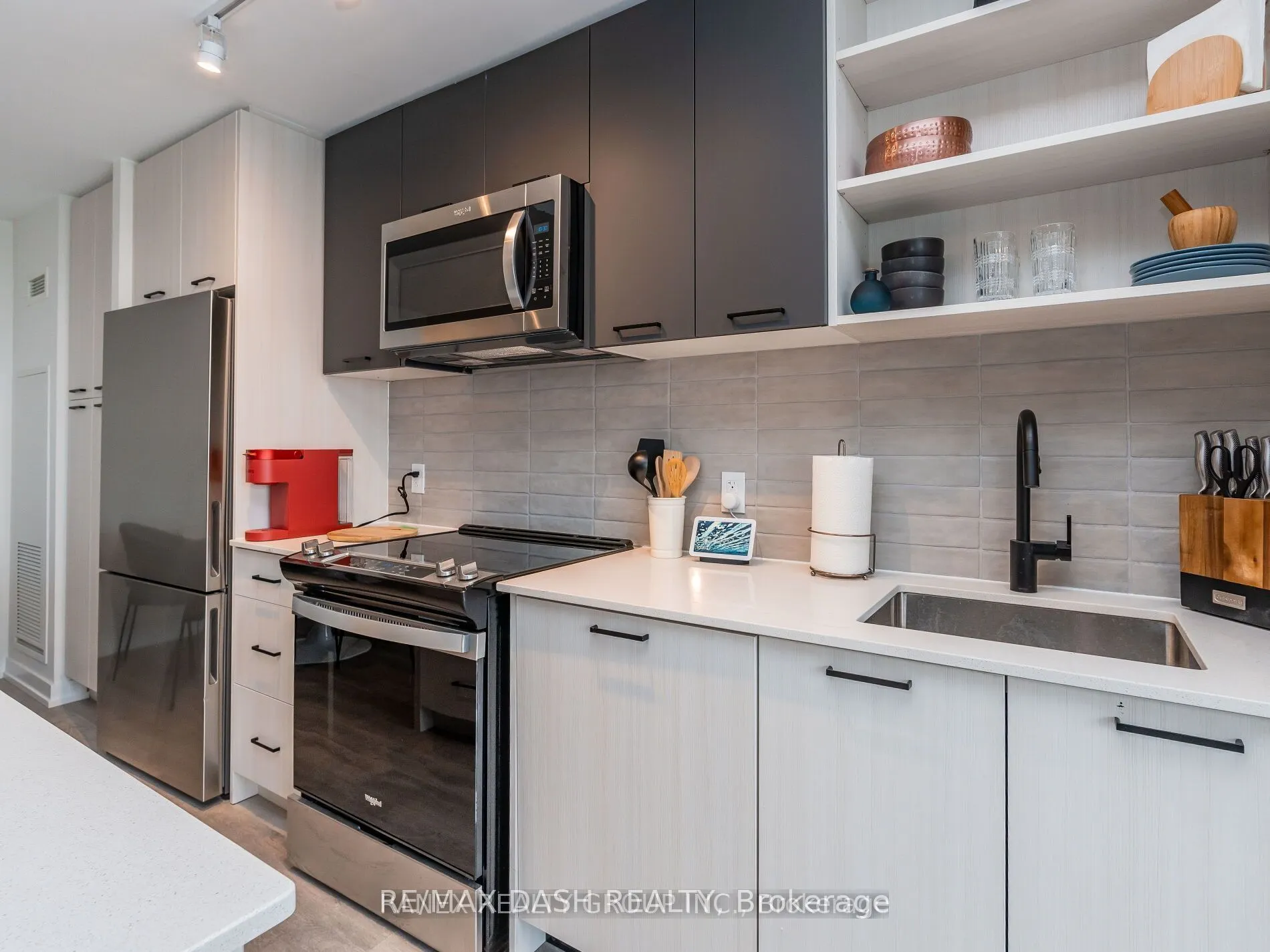 2300 St Clair Avenue W #723