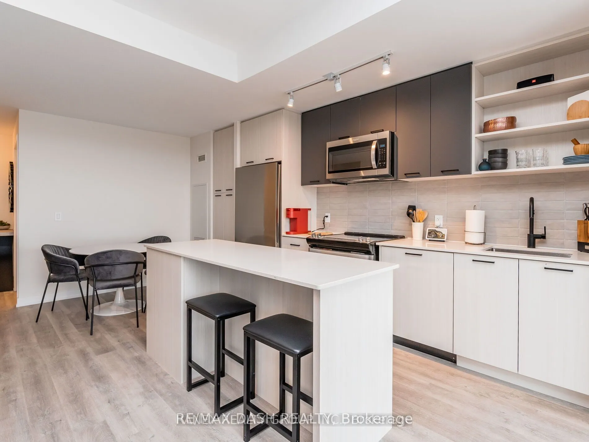 2300 St Clair Avenue W #723