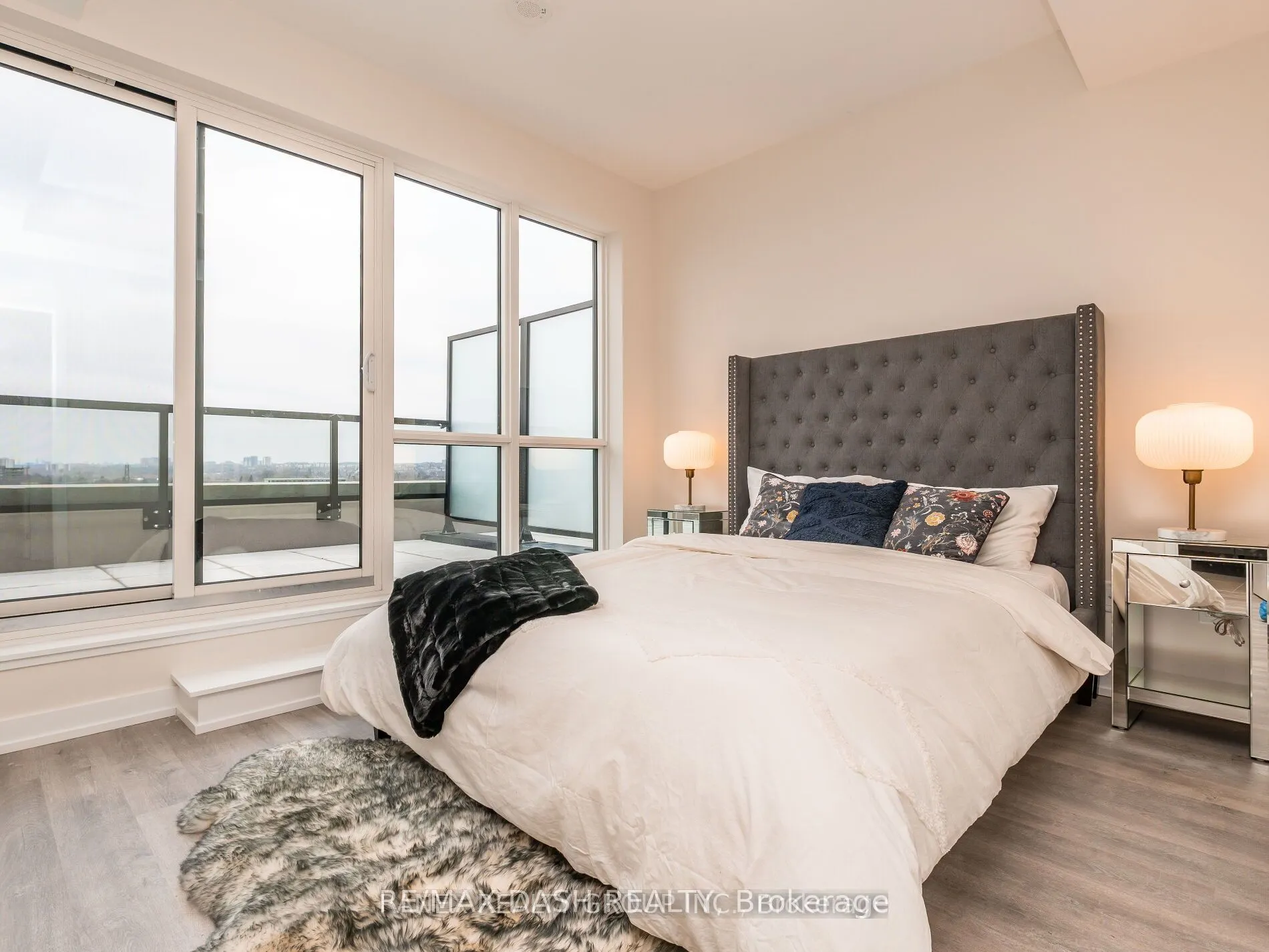 2300 St Clair Avenue W #723
