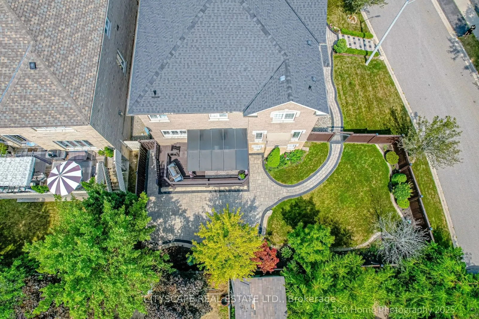 4 Hellyer Avenue
