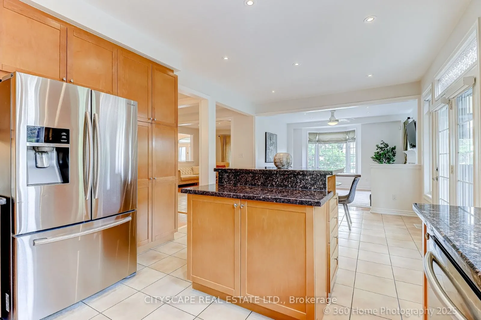 4 Hellyer Avenue